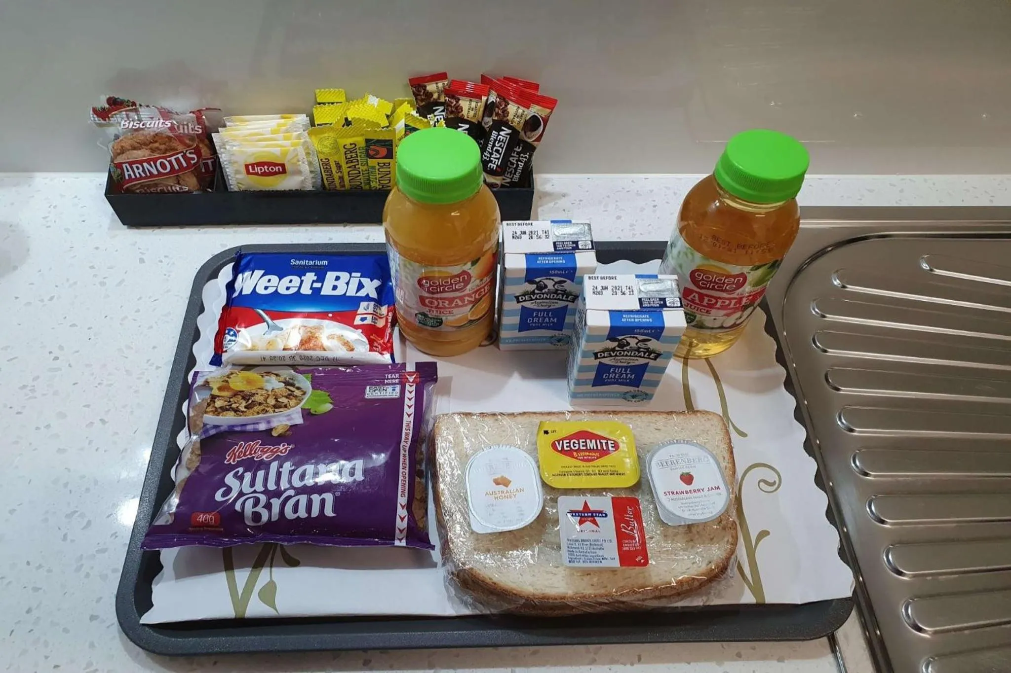 Breakfast in Hamilton's Queanbeyan Motel