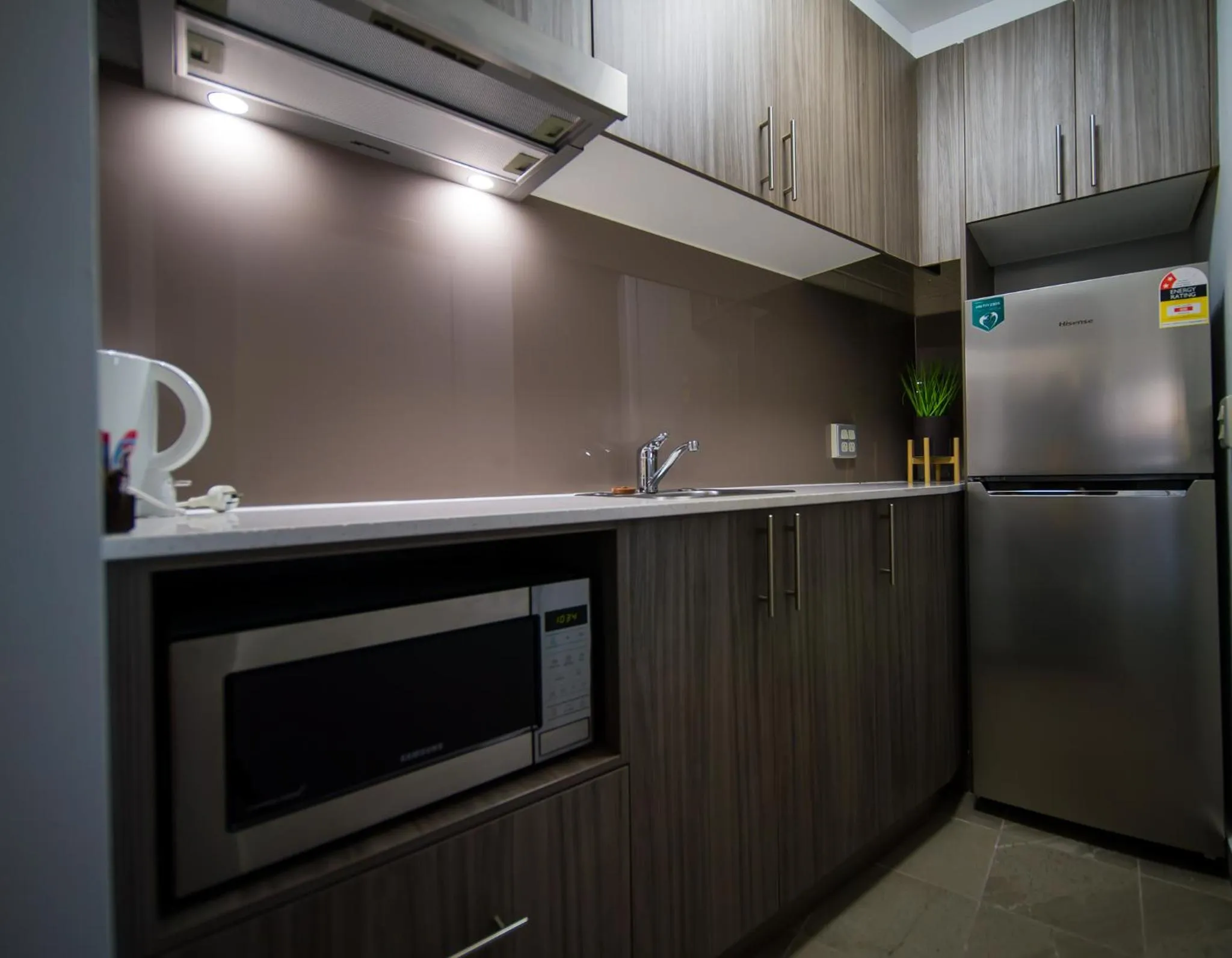 Kitchen or kitchenette in Hamilton's Queanbeyan Motel
