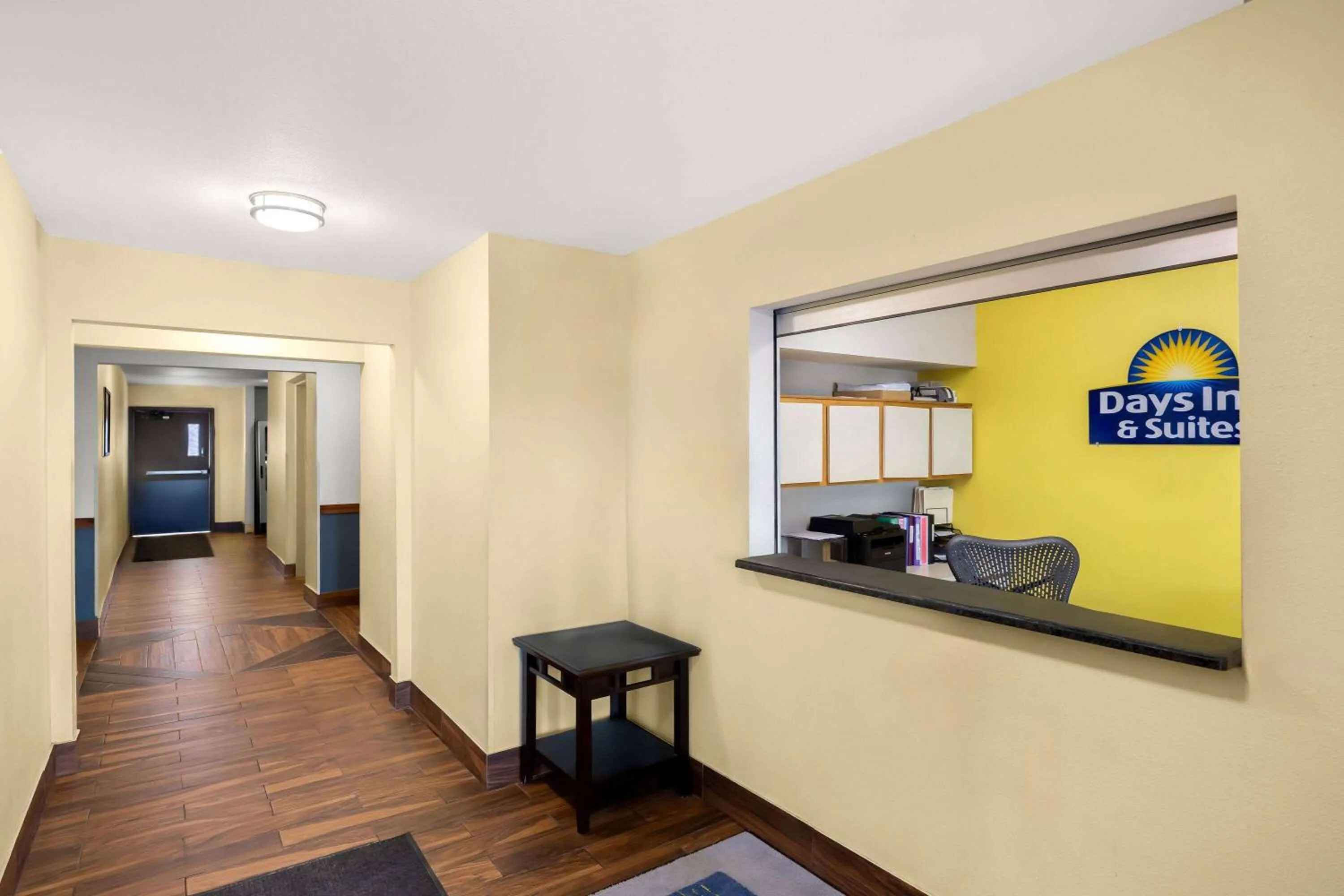 Lobby or reception in Days Inn & Suites by Wyndham Rochester South
