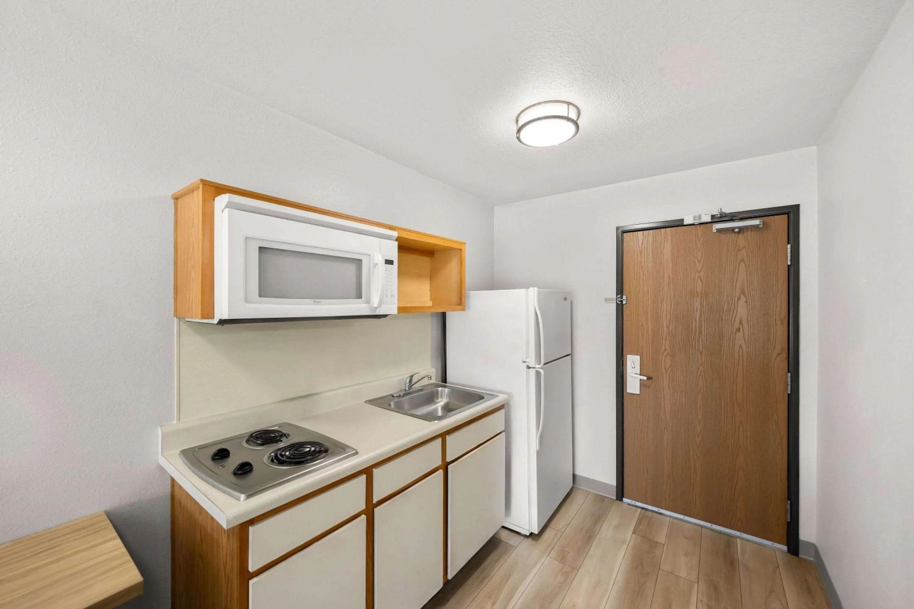 Bed in Days Inn & Suites by Wyndham Rochester South