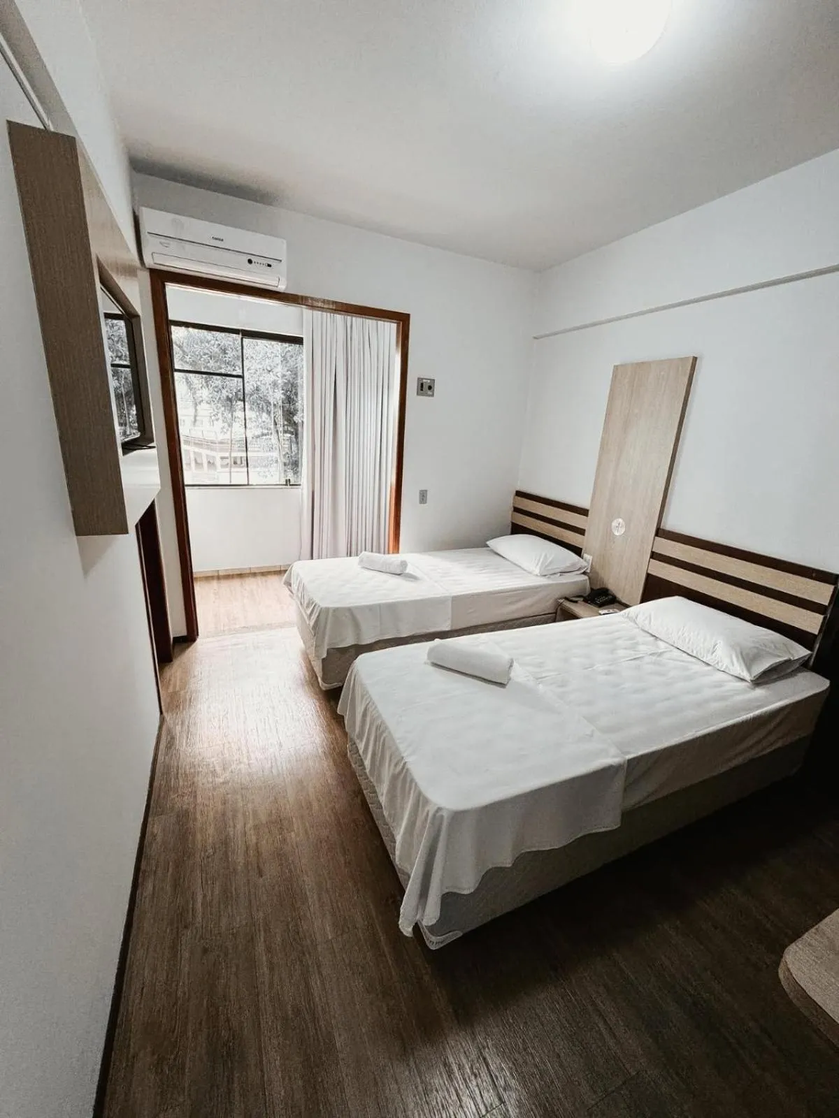 Bedroom, Bed in Harbor Inn Jaraguá