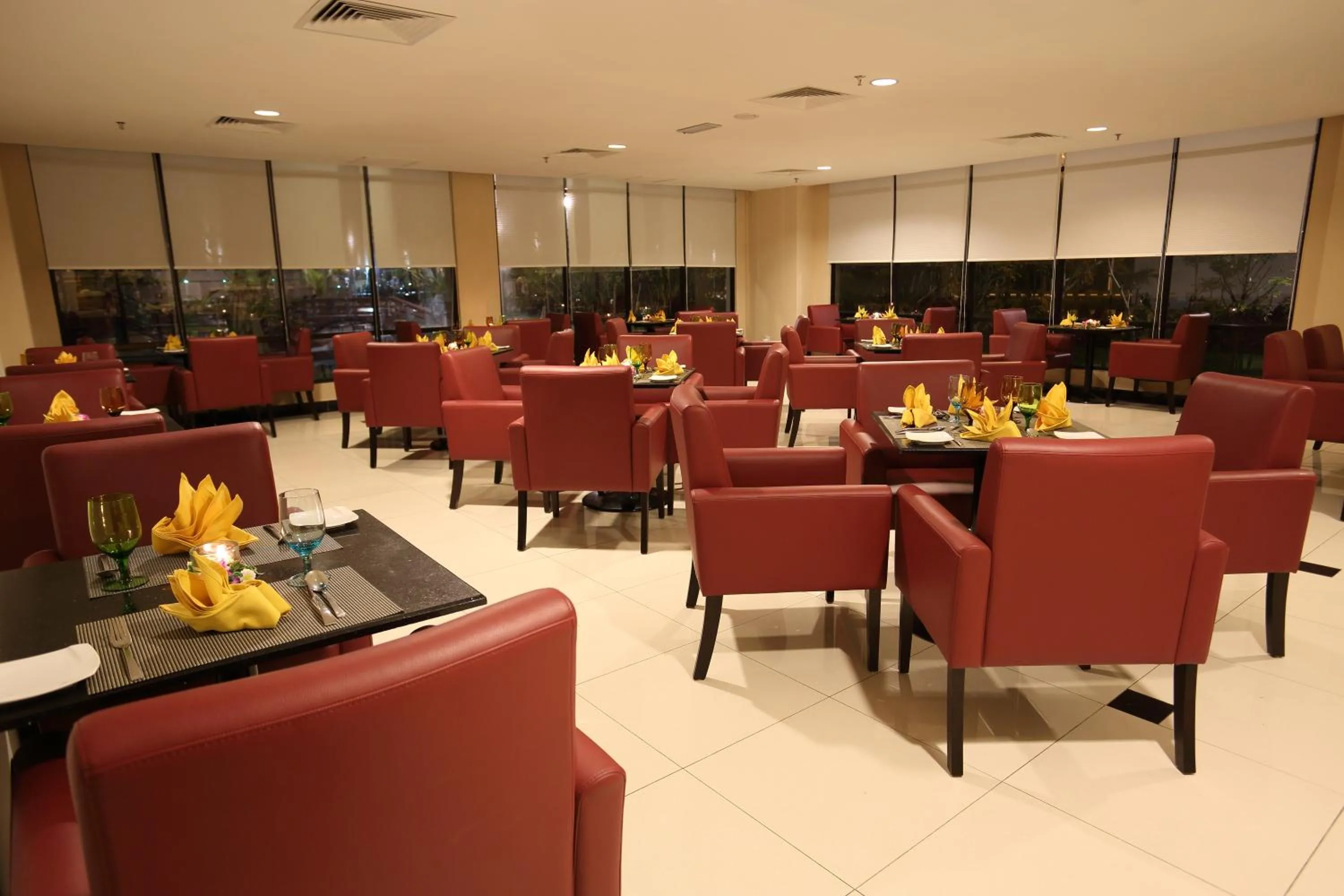 Restaurant/places to eat in Raia Hotel & Convention Centre Terengganu
