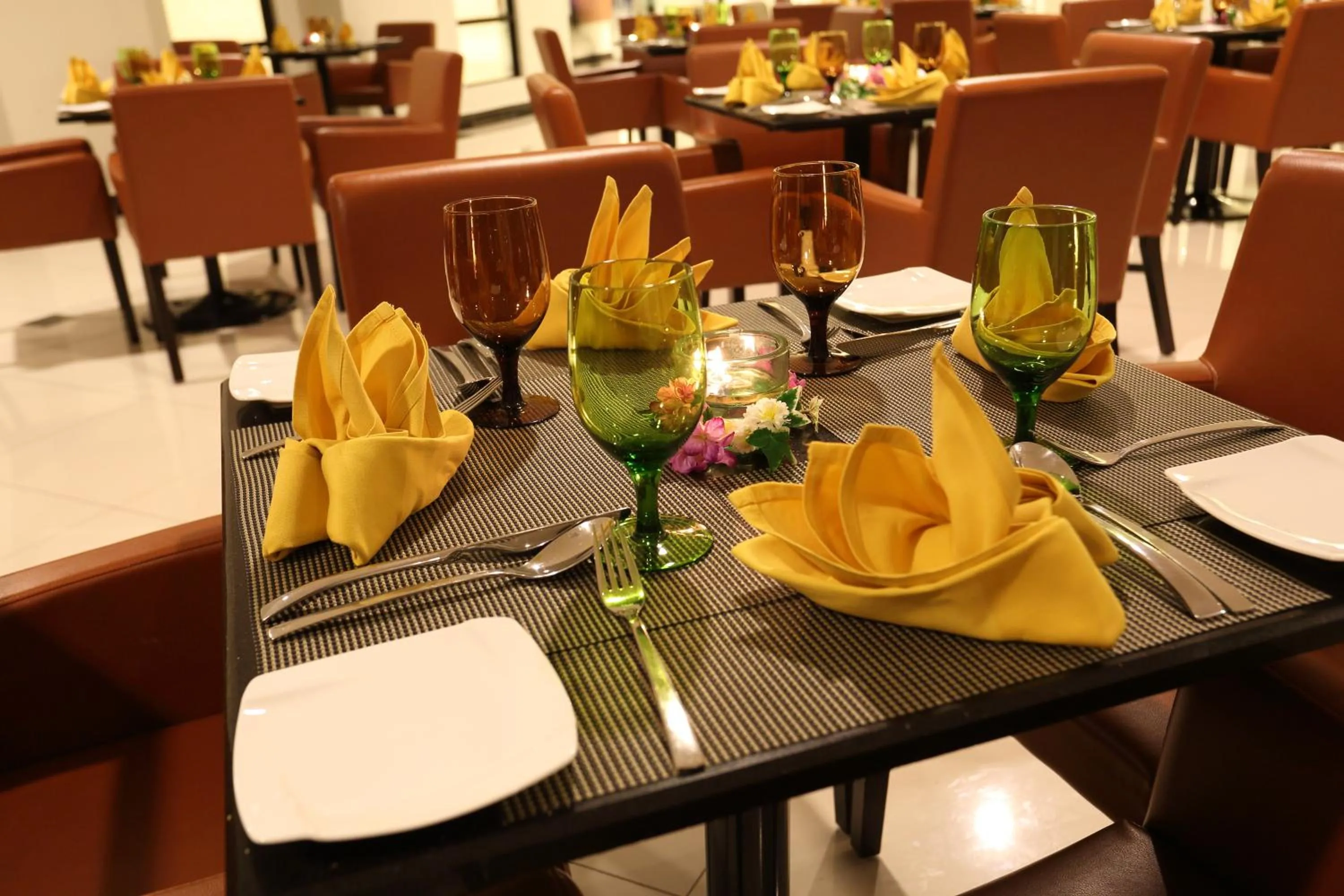 Restaurant/places to eat in Raia Hotel & Convention Centre Terengganu