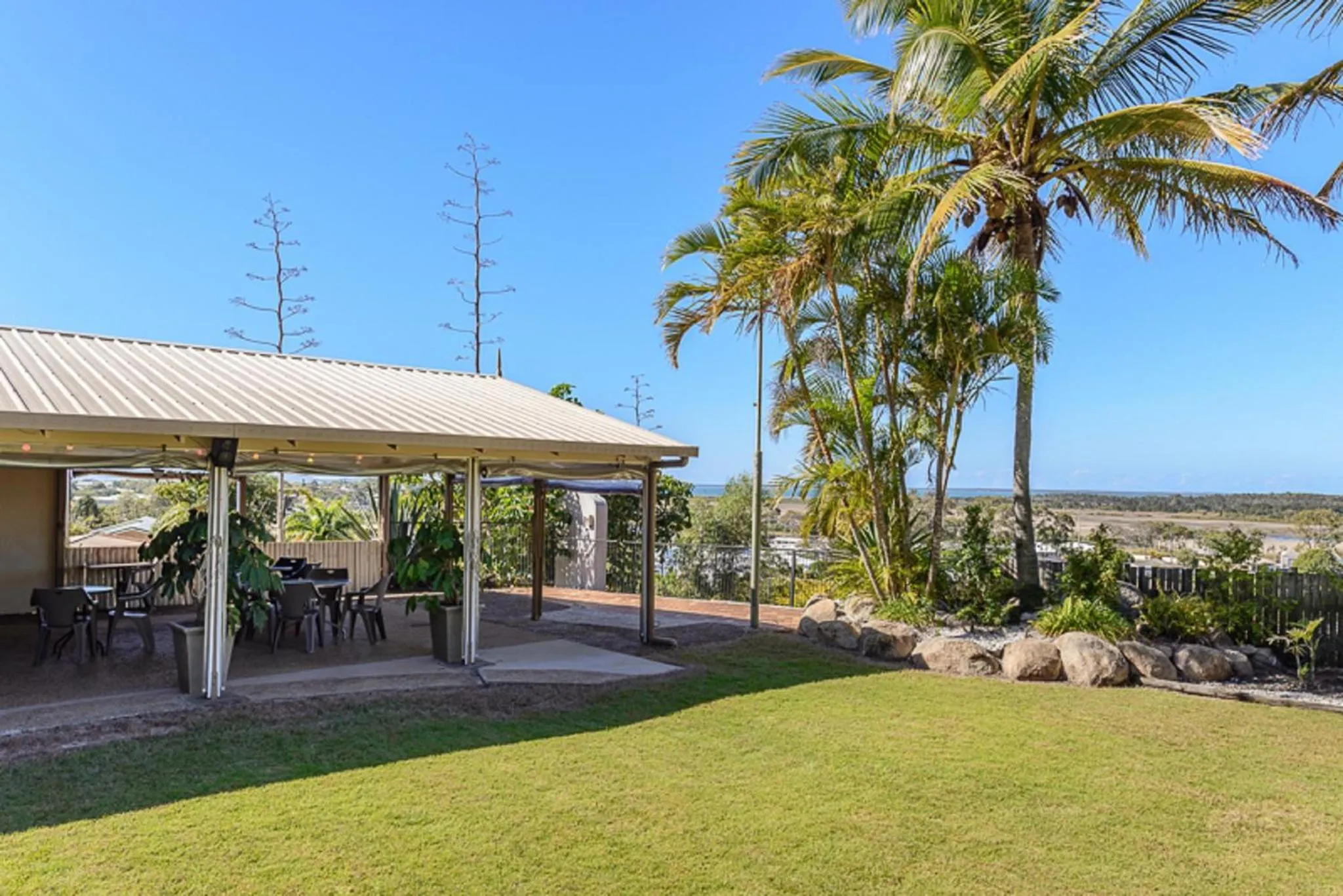 Garden in Camelot Motel Australia