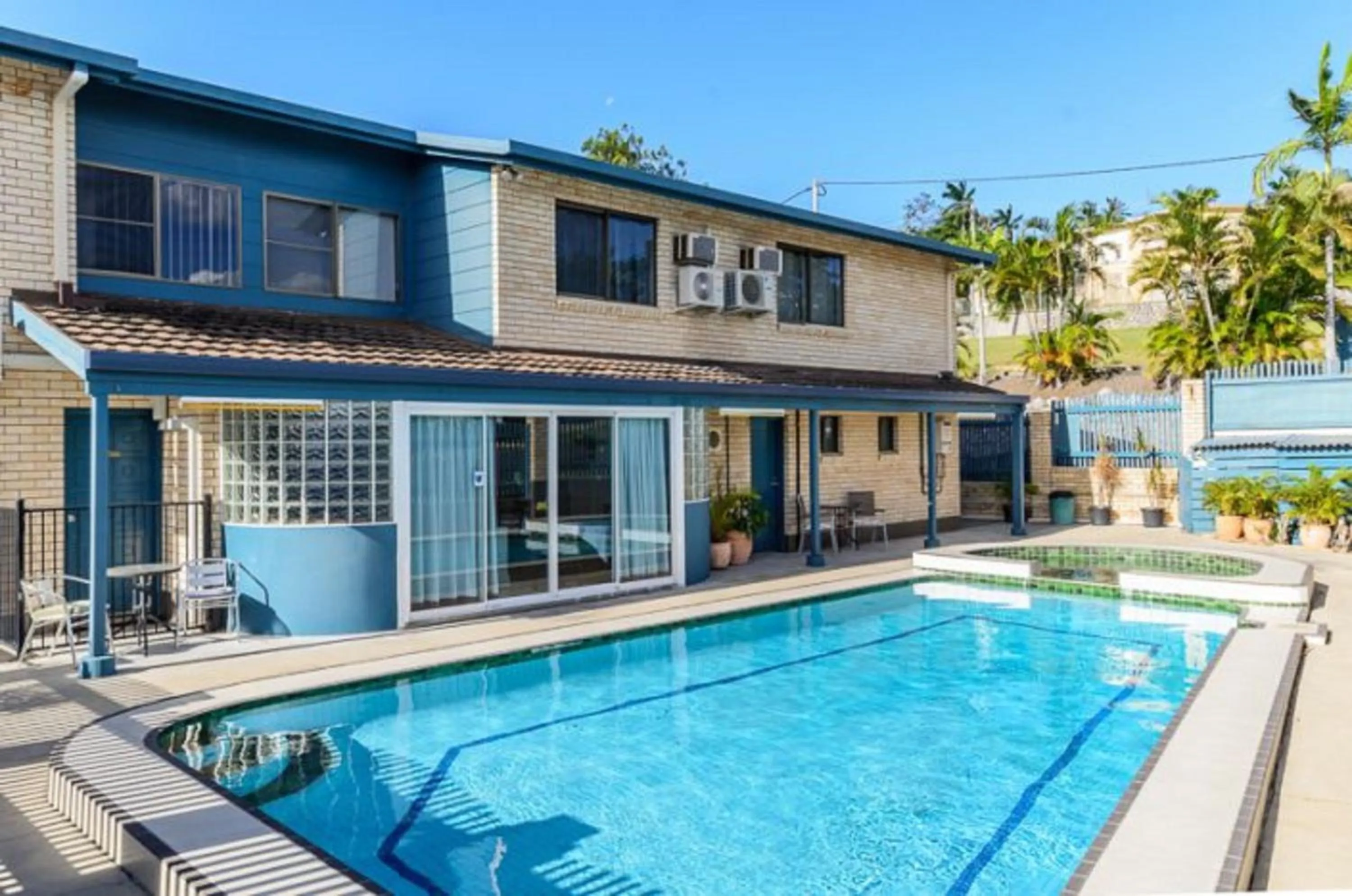 On site in Gladstone Palms Motor Inn