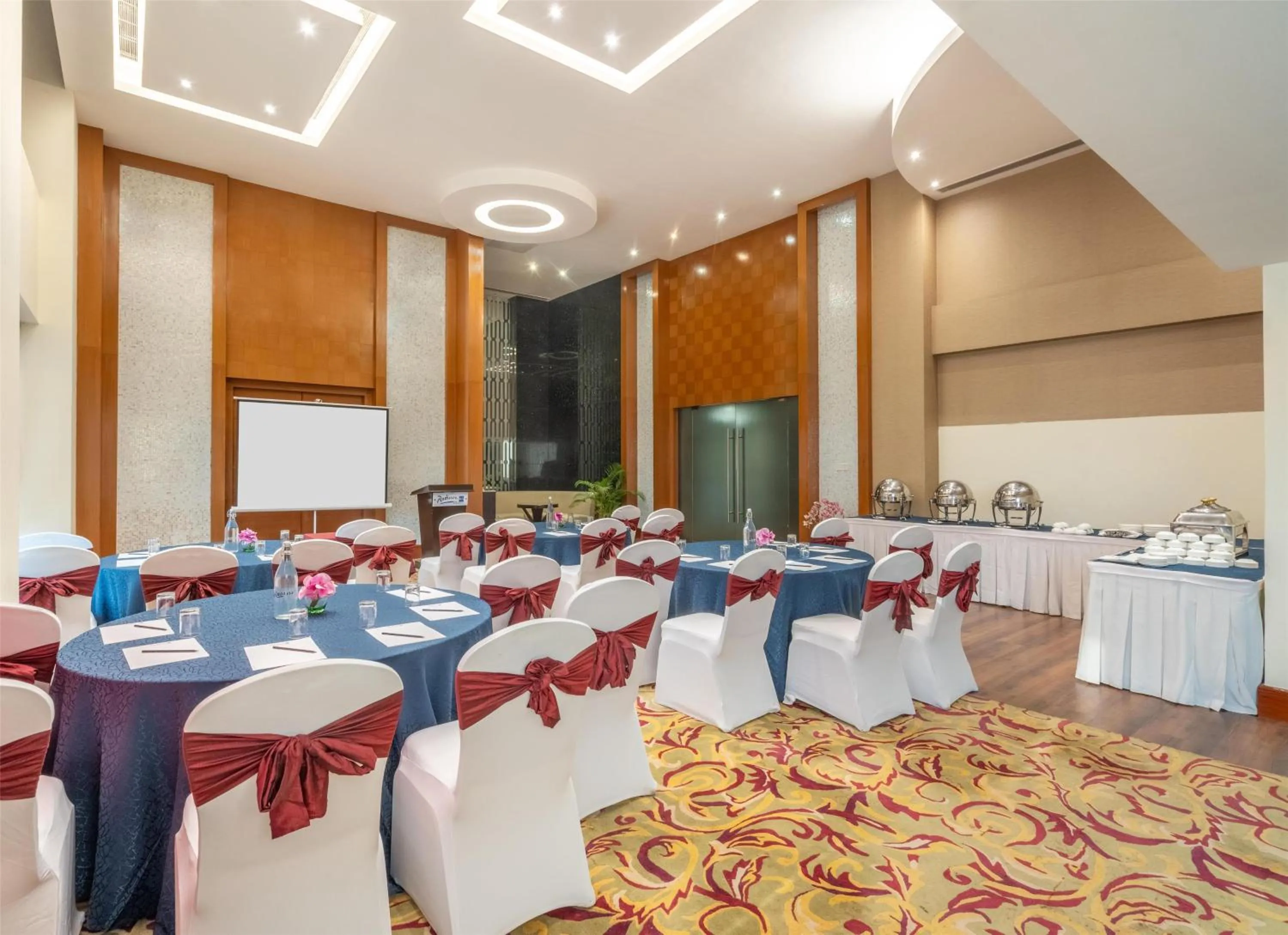 Restaurant/places to eat in Radisson Blu Hotel Rudrapur