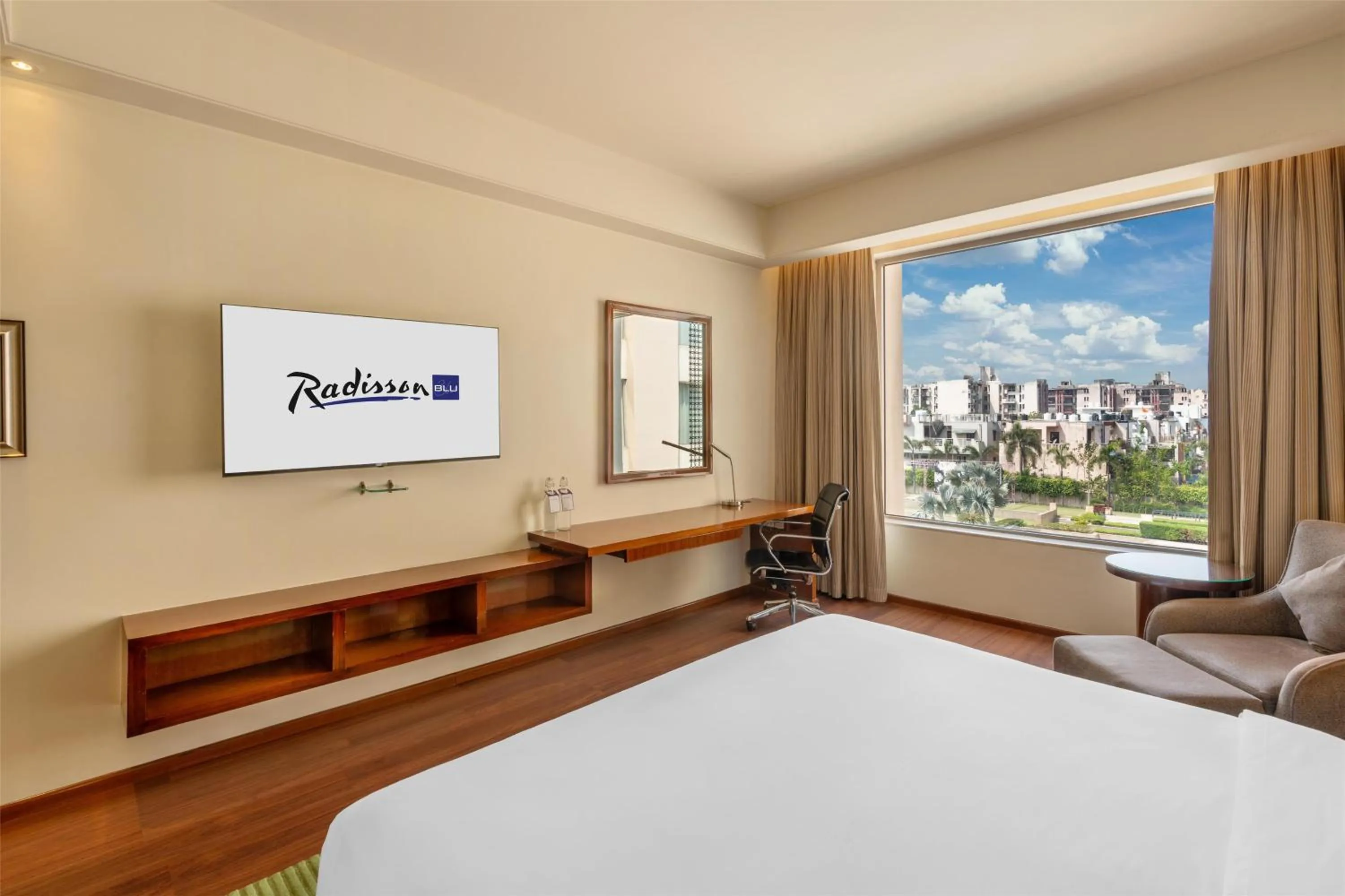 Bedroom, Bed in Radisson Blu Hotel Rudrapur