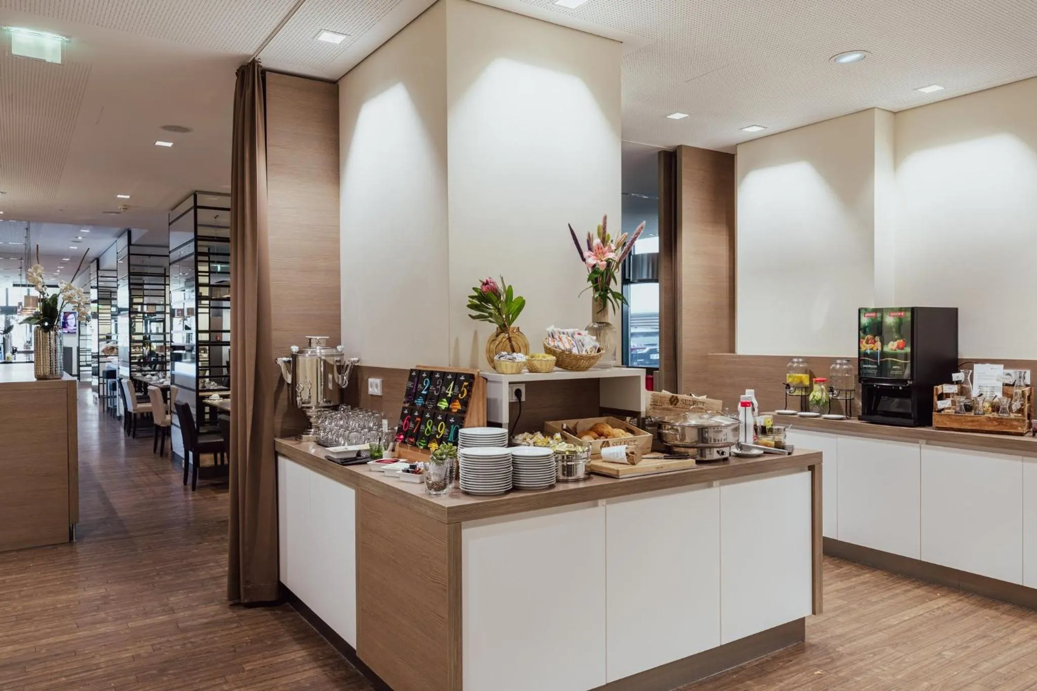 Breakfast in Garner Hotel Berlin - Charlottenburg, an IHG Hotel