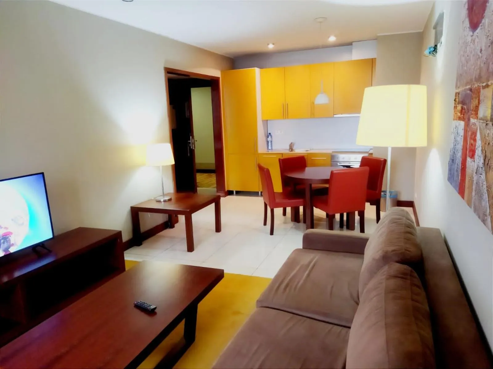 Kitchen or kitchenette in Skyna Hotel Luanda