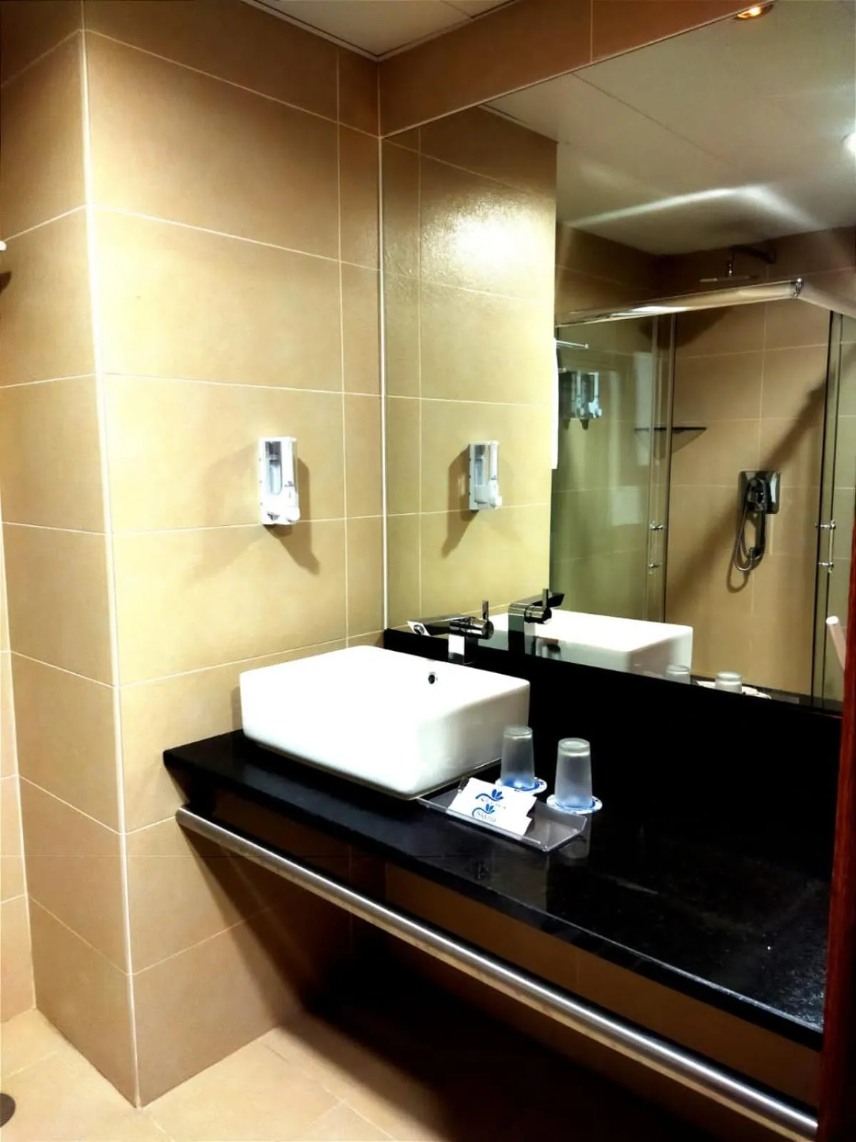 Shower in Skyna Hotel Luanda