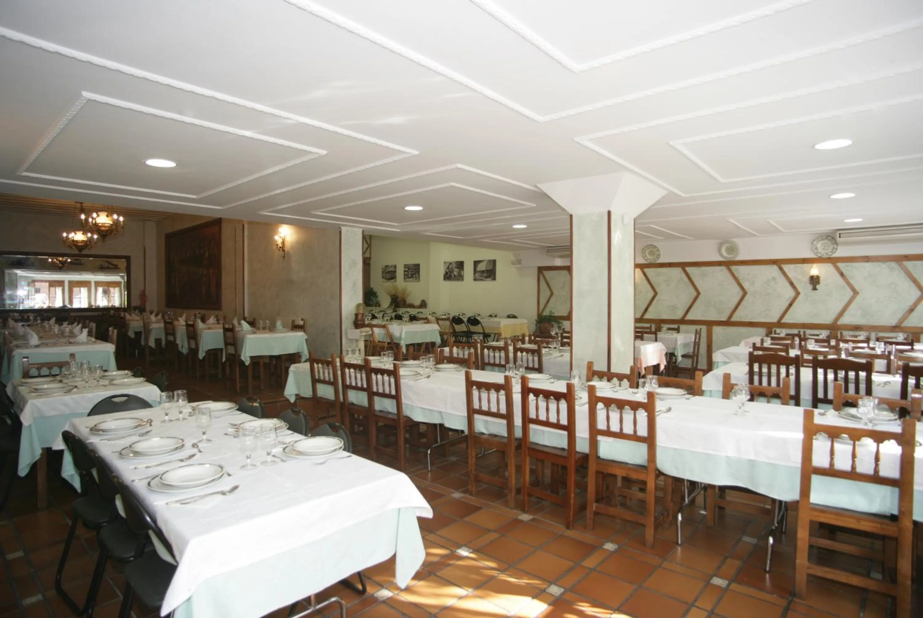 Restaurant/places to eat in Hosteria Peña Sagra