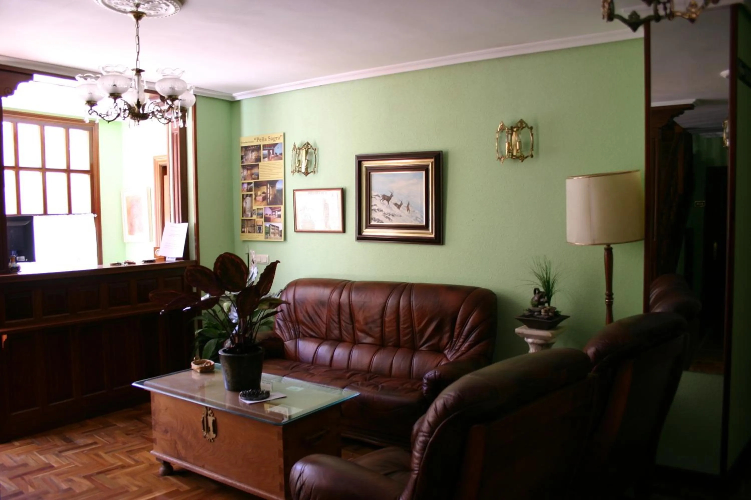 Lobby or reception in Hosteria Peña Sagra