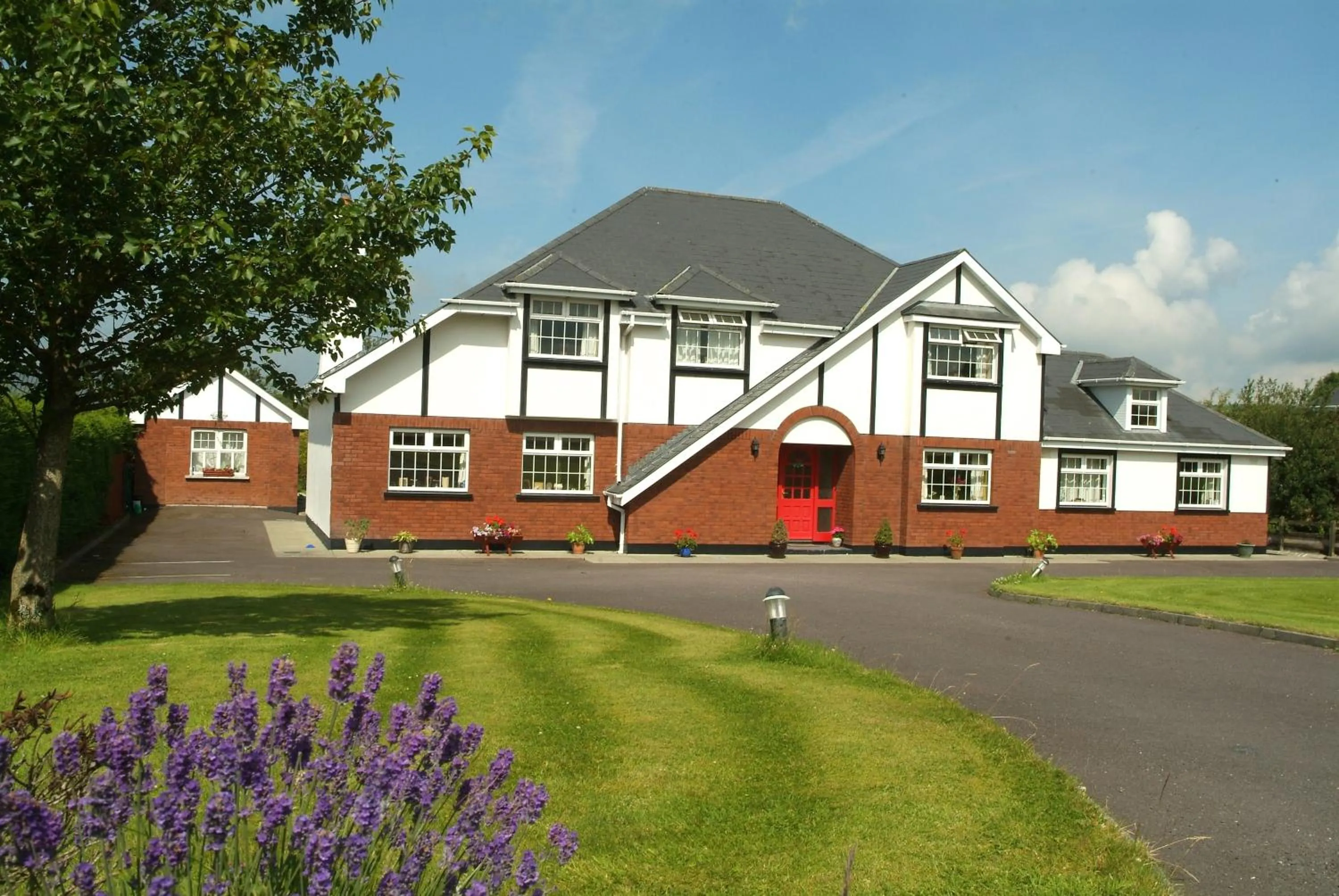 Facade/entrance in Ashbrook B&B