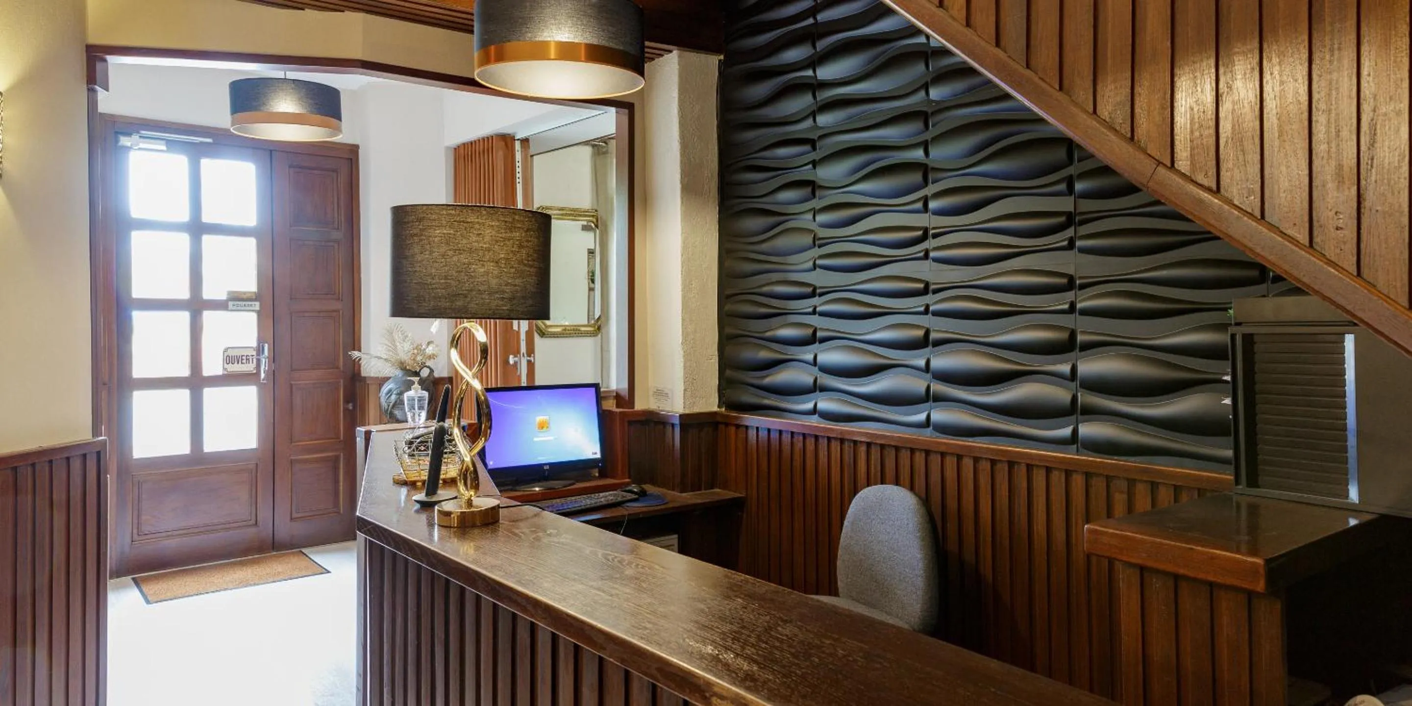 Lobby or reception in Auberge d'ici et d'ailleurs