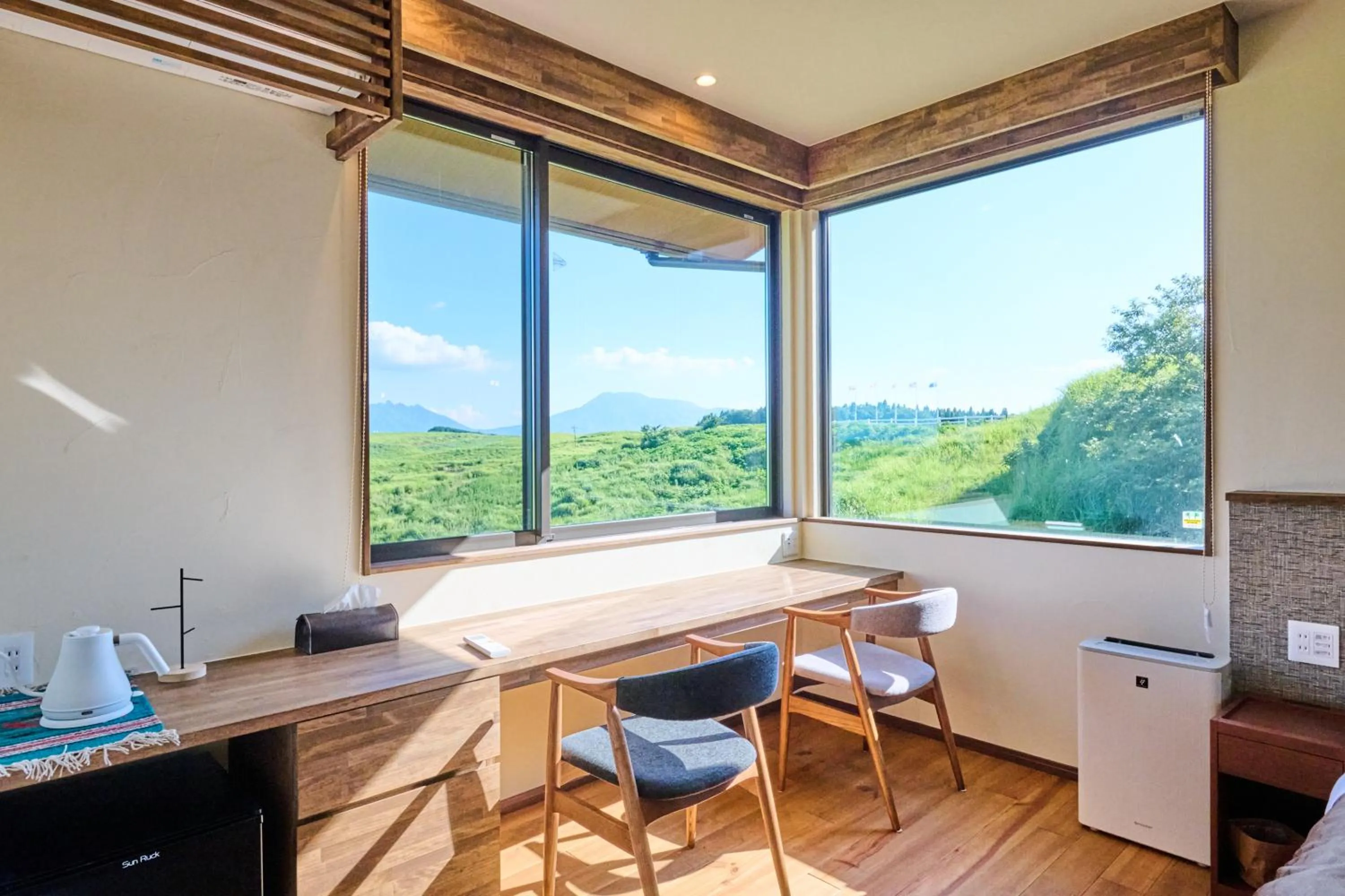 Photo of the whole room in El Patio Ranch