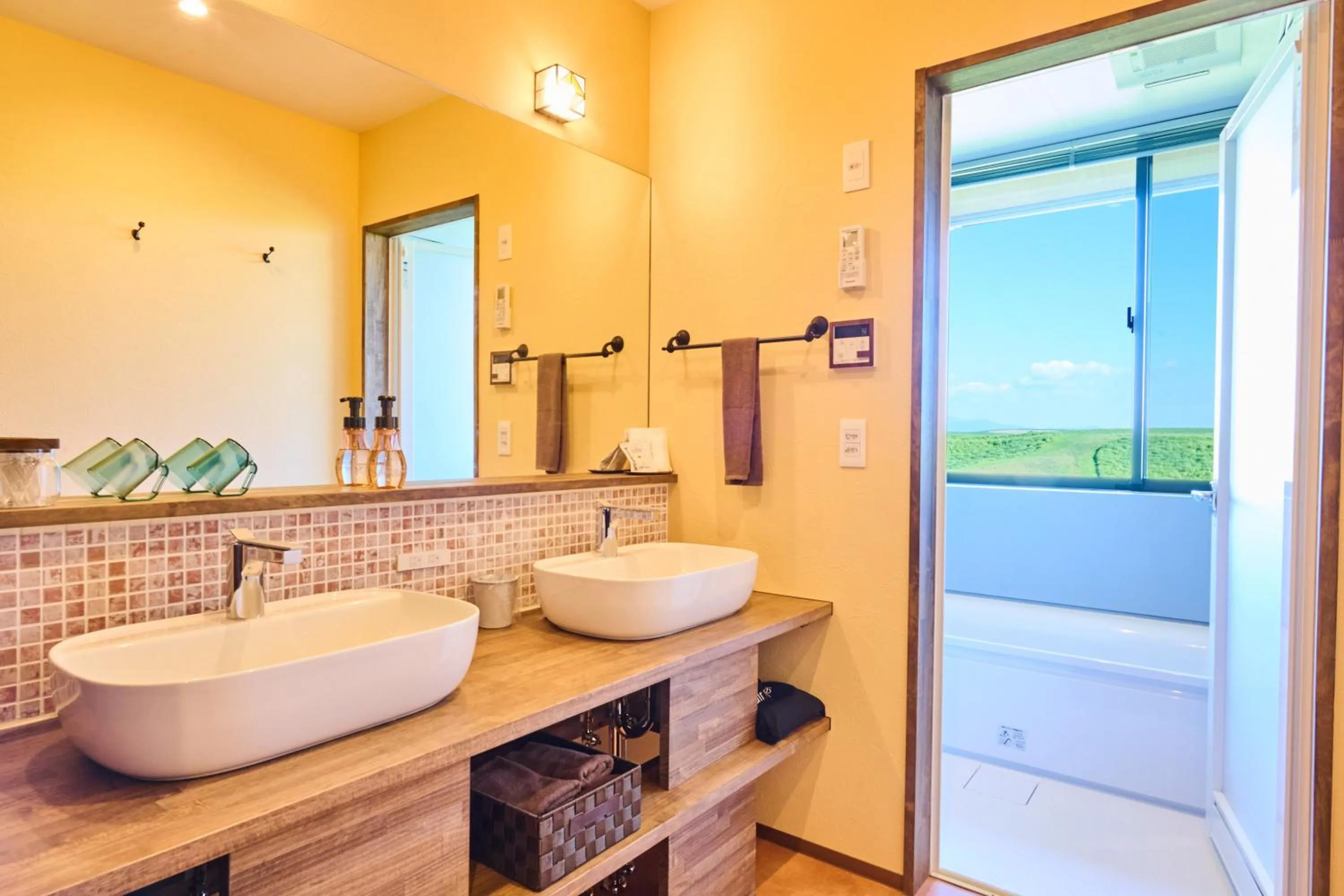 Photo of the whole room in El Patio Ranch