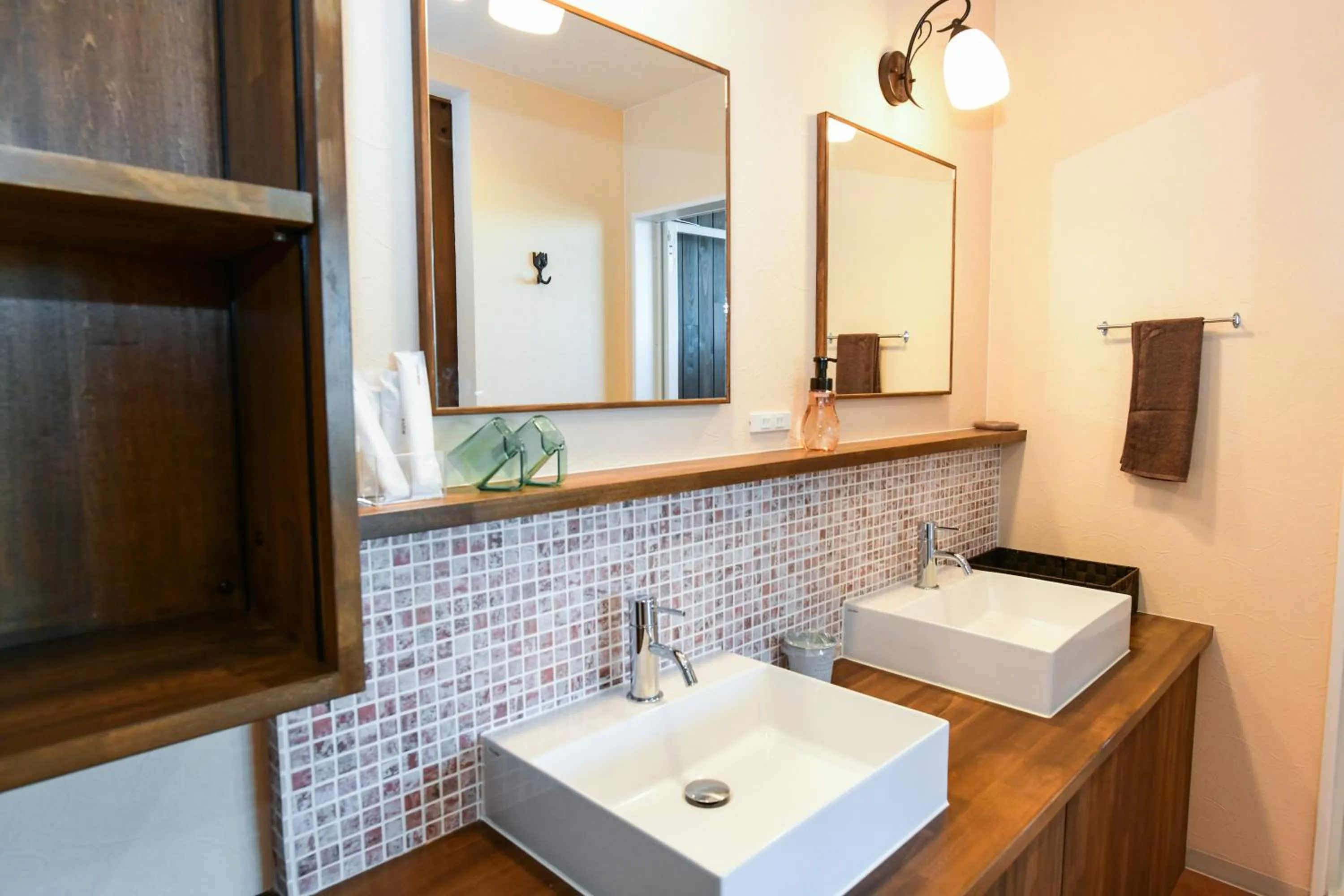 Photo of the whole room in El Patio Ranch