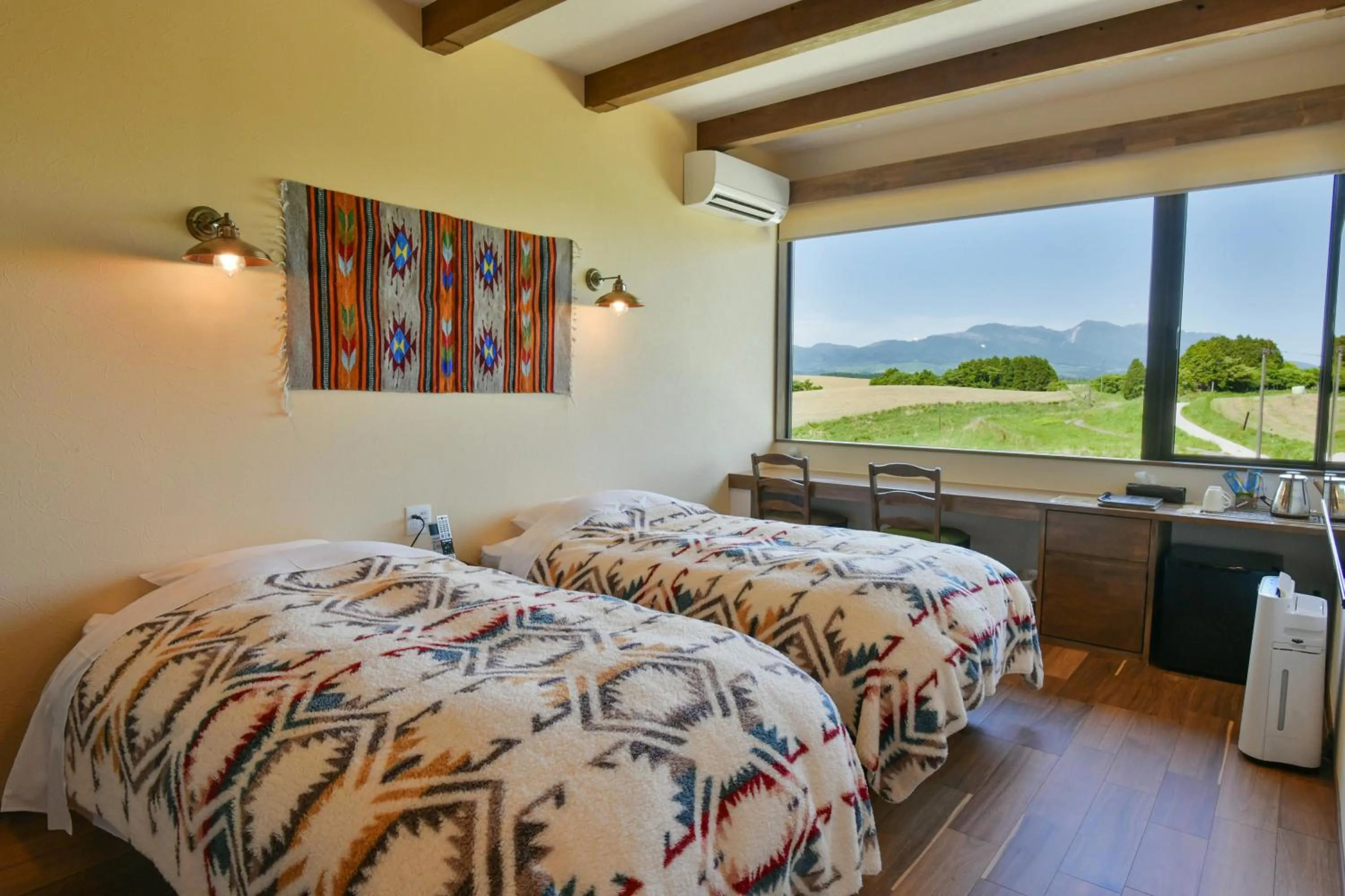 Photo of the whole room, Bed in El Patio Ranch
