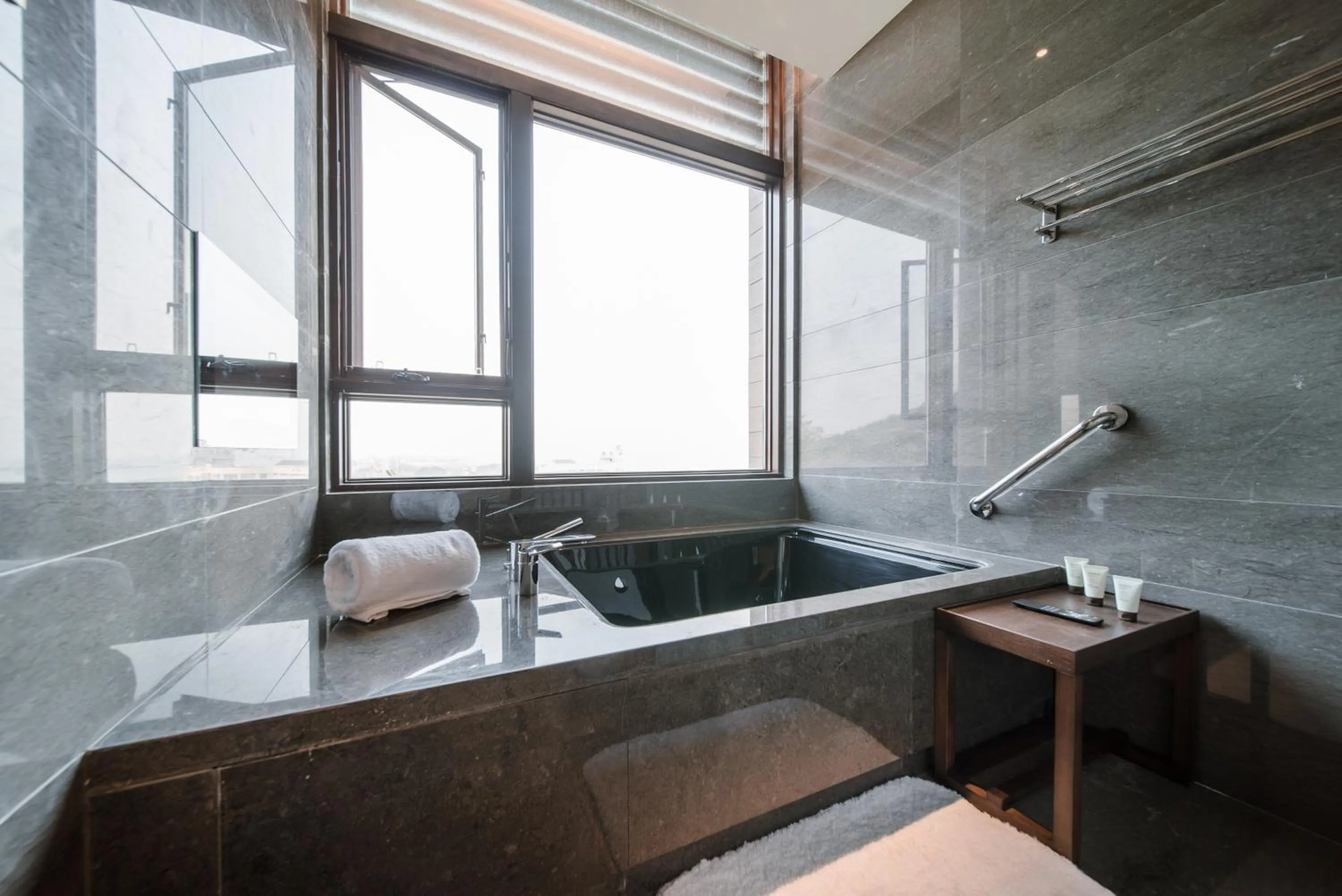 Bath in G-Luxe by Gloria Taimei Suzhou