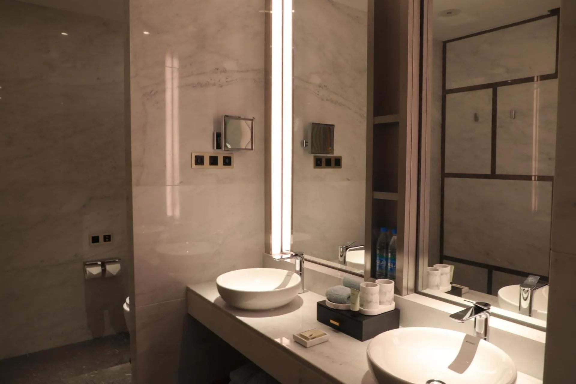 Toilet in G-Luxe by Gloria Taimei Suzhou