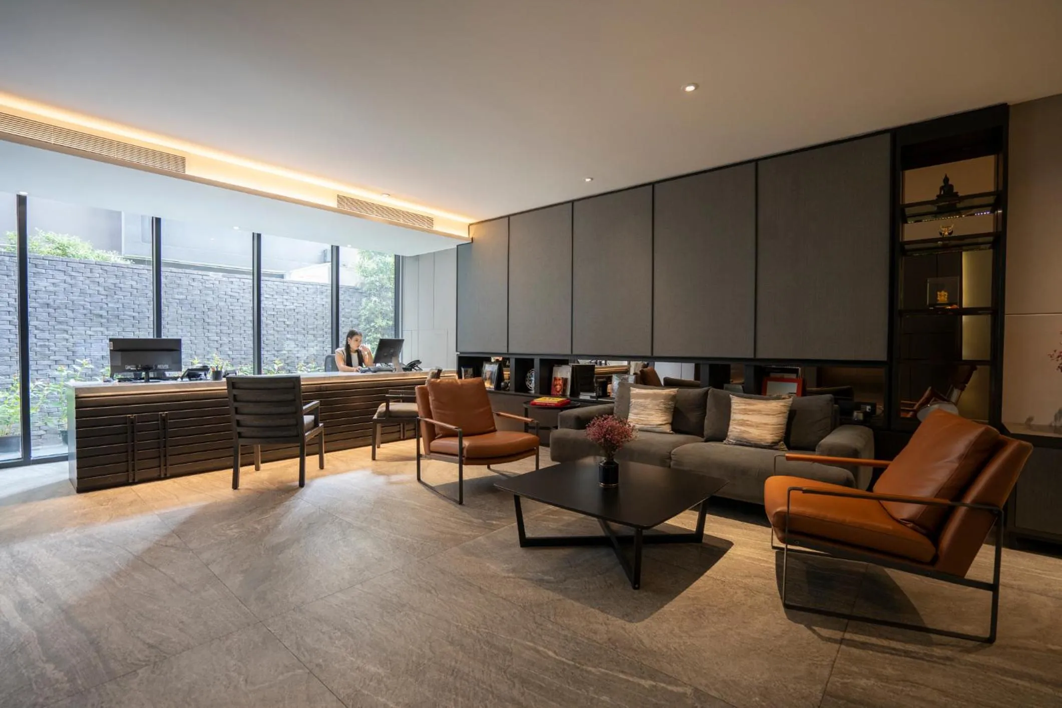 Seating area in Walton Suites Sukhumvit