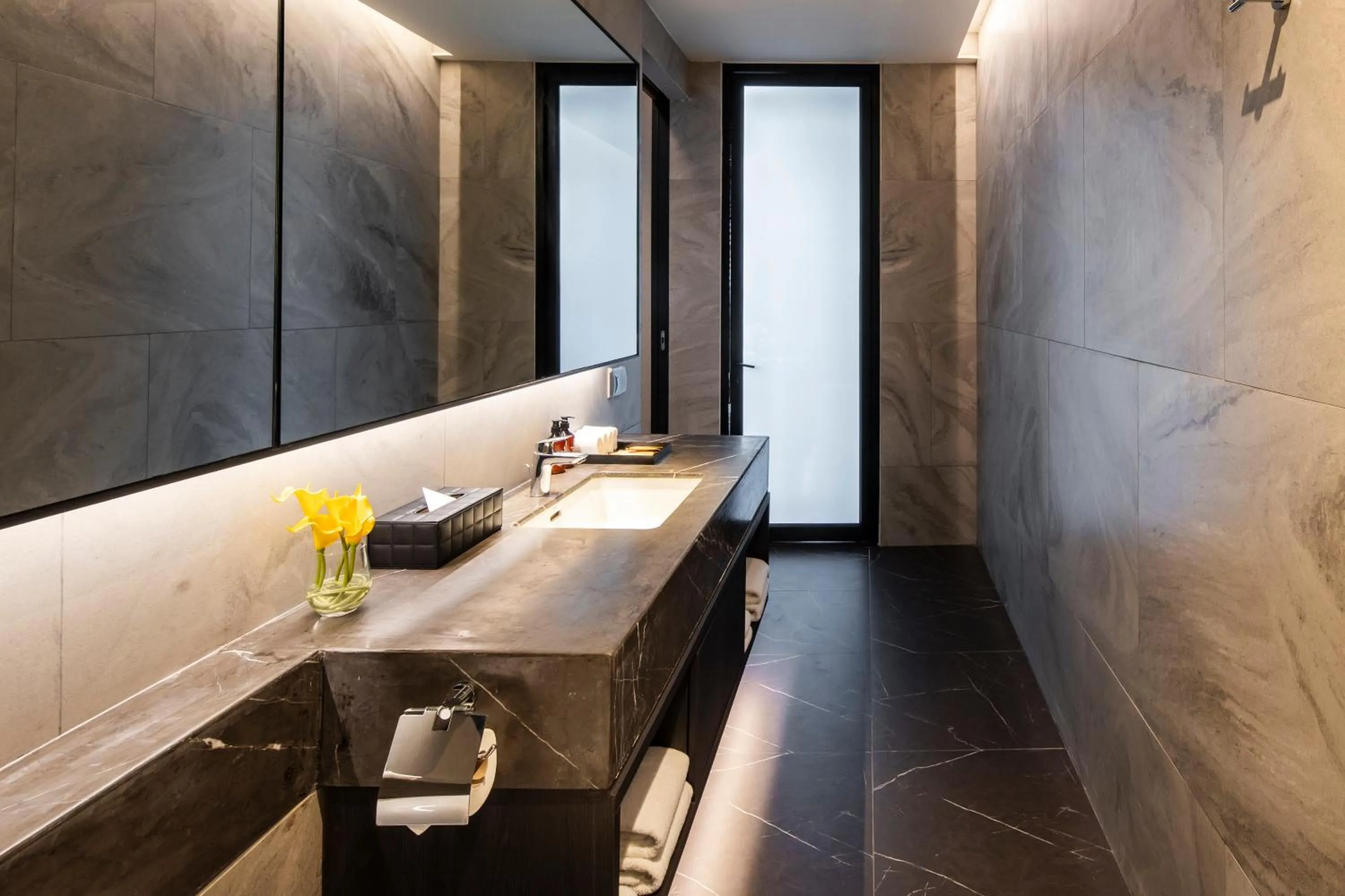 Bathroom in Walton Suites Sukhumvit