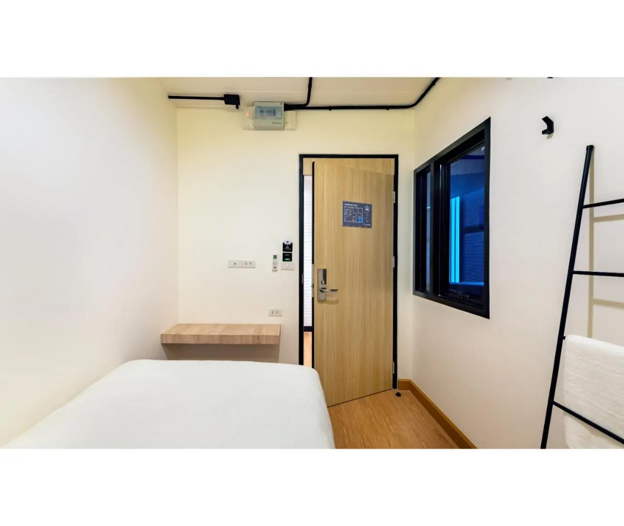 Bed in Siam Subway Hostel and Café