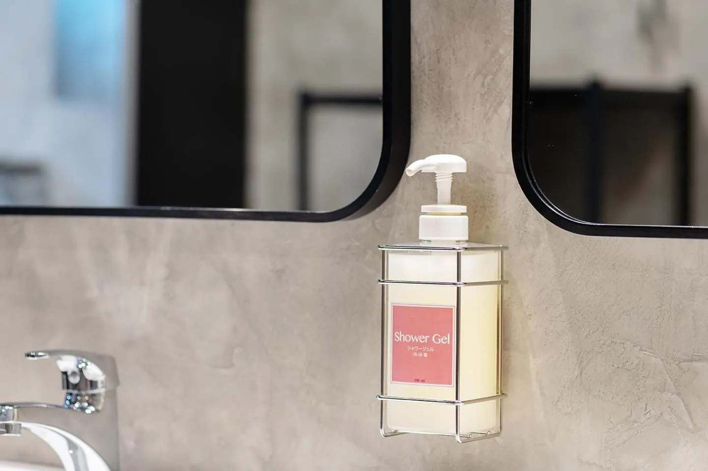 Toilet in Siam Subway Hostel and Café