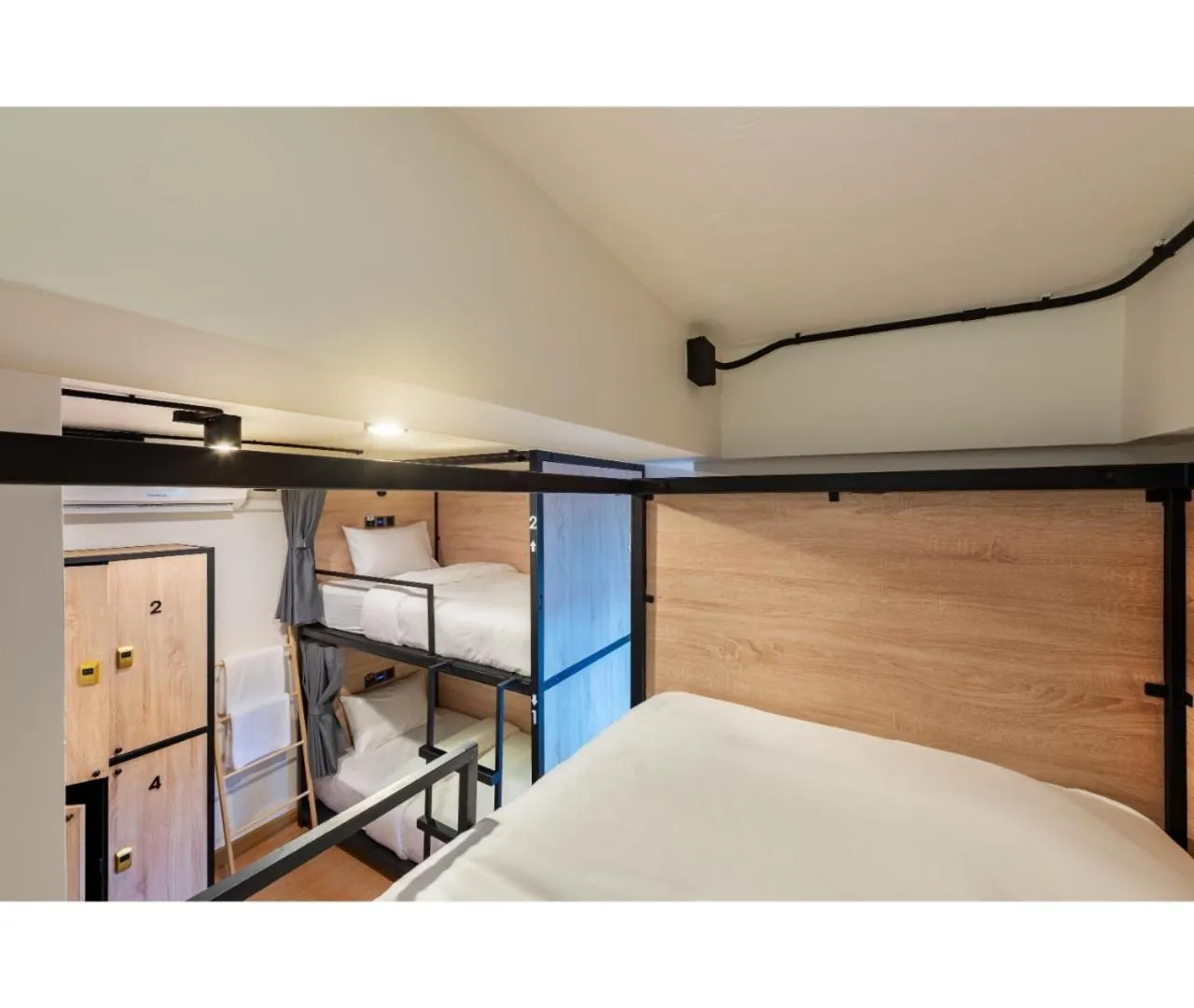 bunk bed, Bed in Siam Subway Hostel and Café