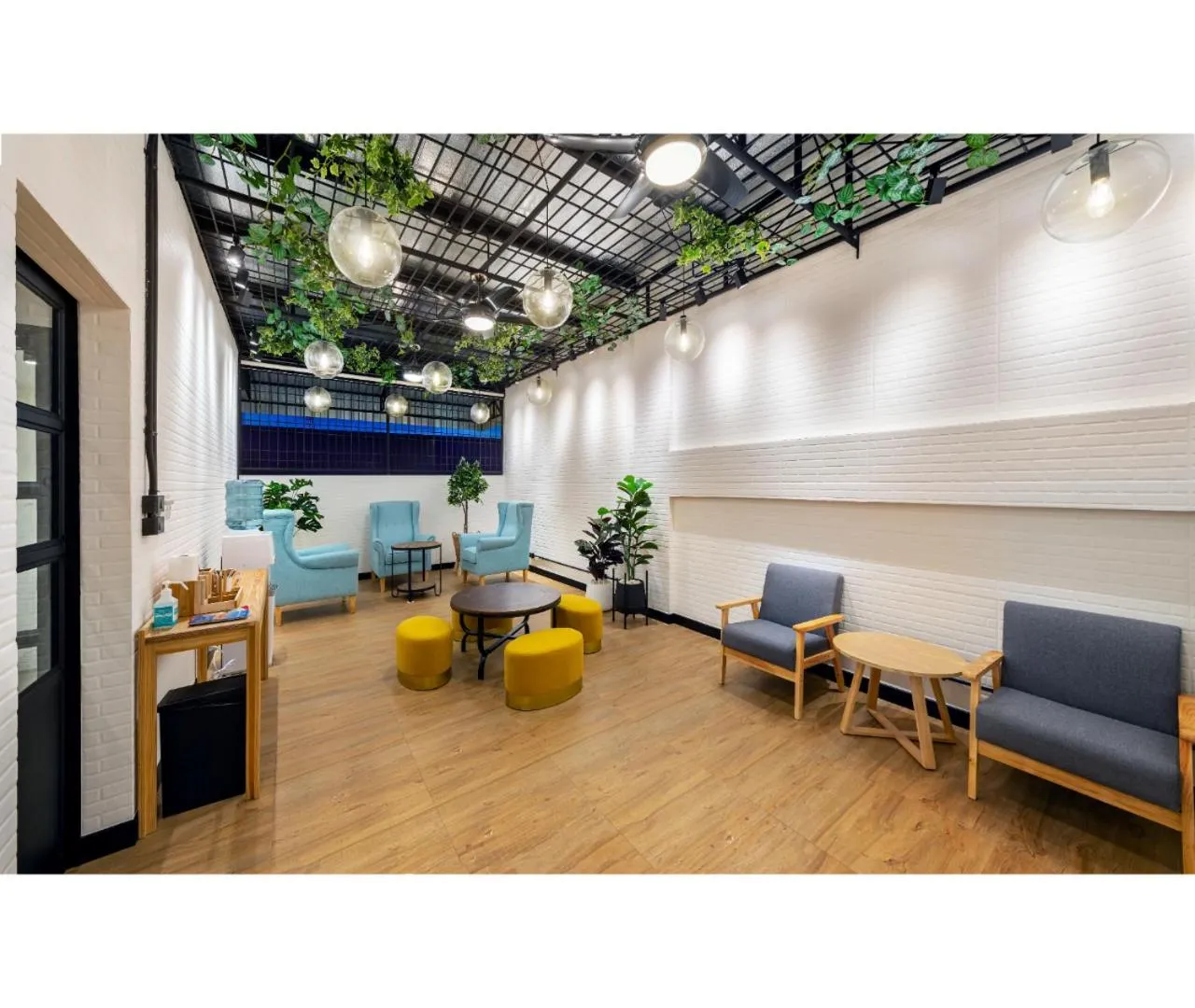 Restaurant/places to eat in Siam Subway Hostel and Café