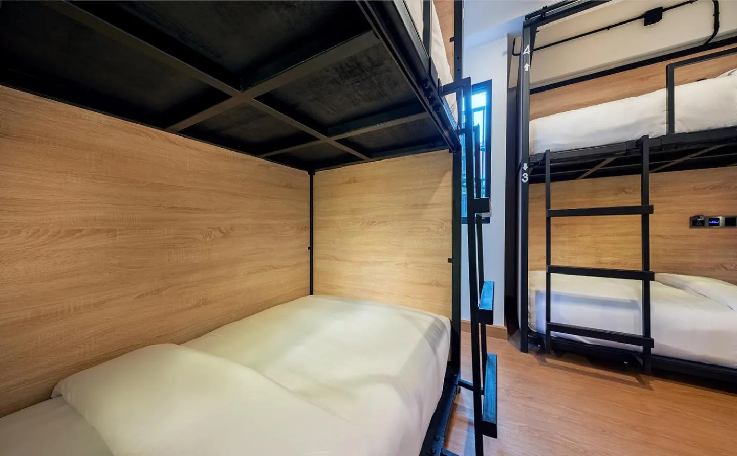 Bed in Siam Subway Hostel and Café