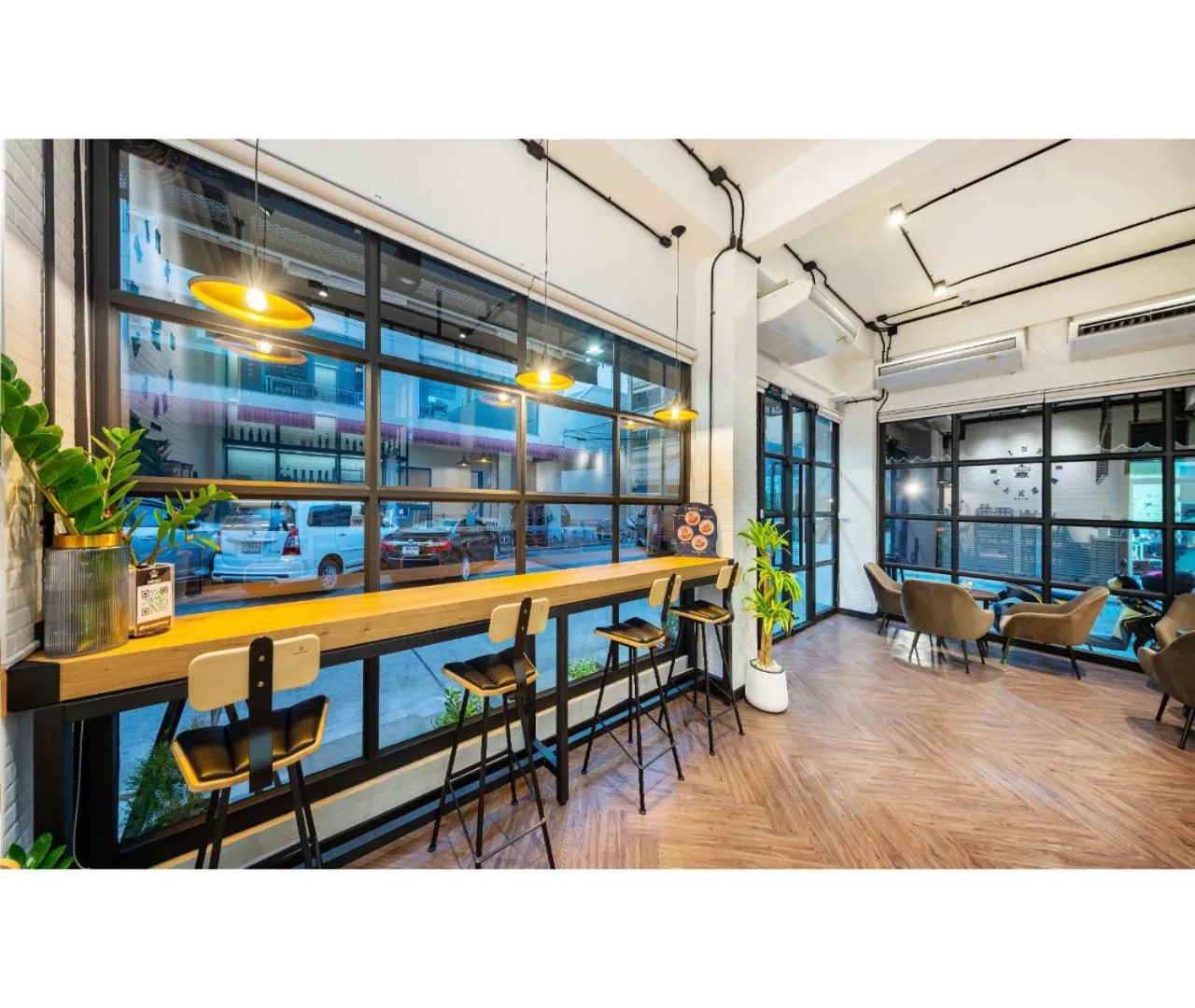 Lobby or reception in Siam Subway Hostel and Café