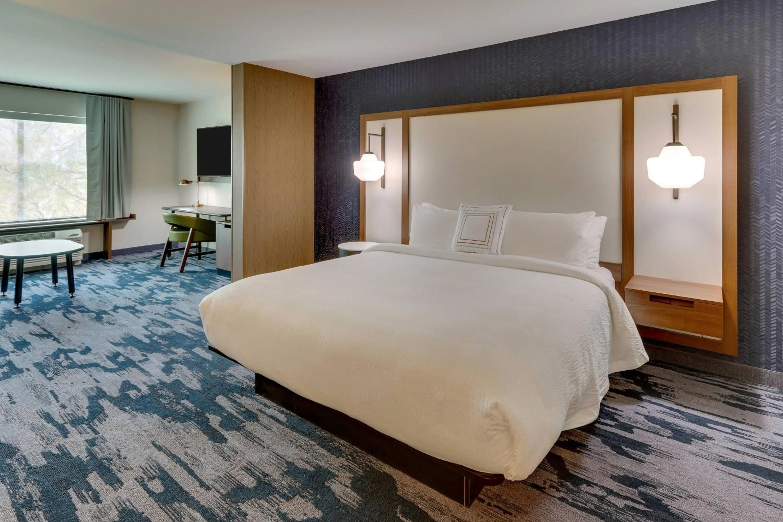 Photo of the whole room, Bed in Fairfield Inn & Suites Warsaw