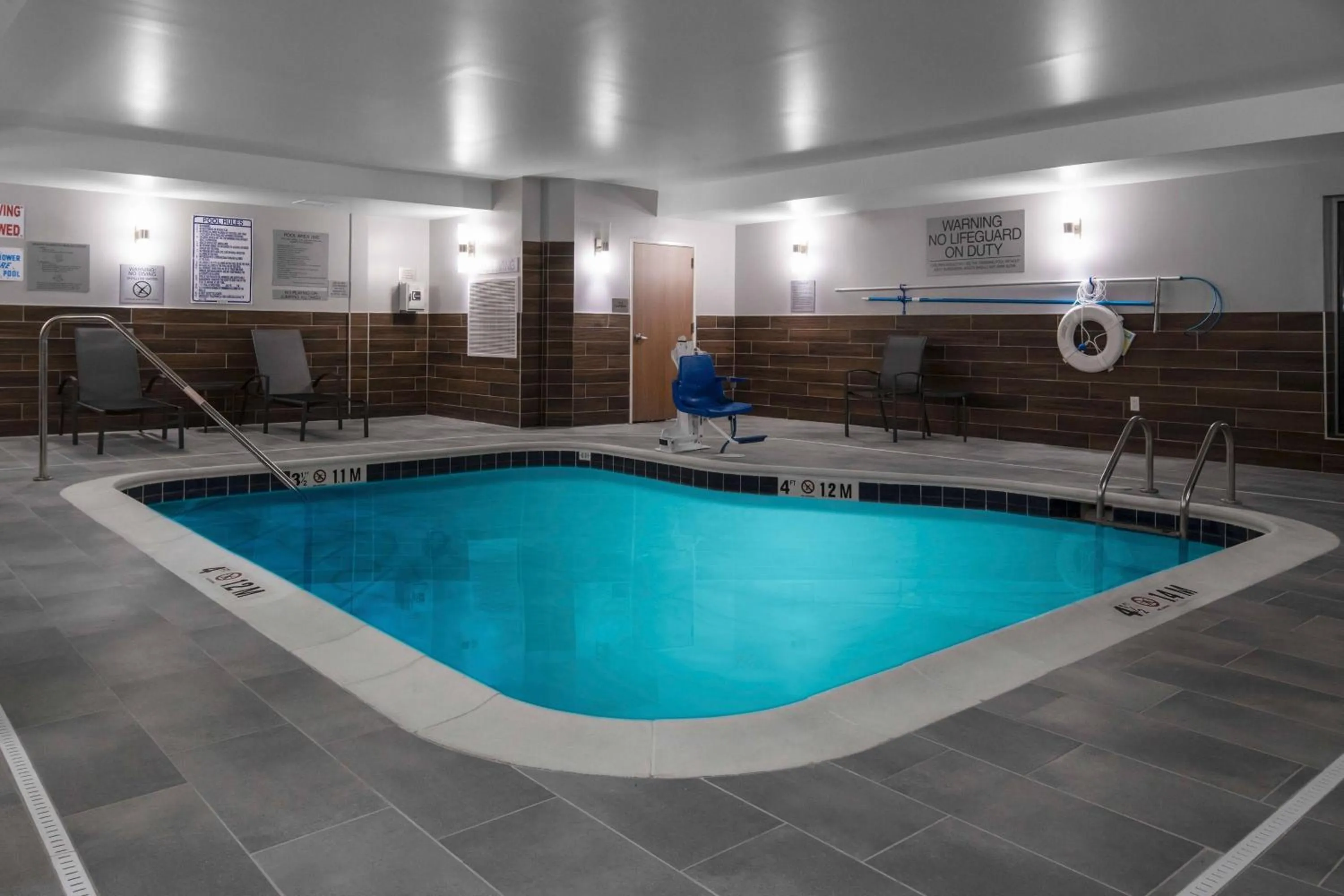 Swimming pool in Fairfield Inn & Suites Rocky Mount