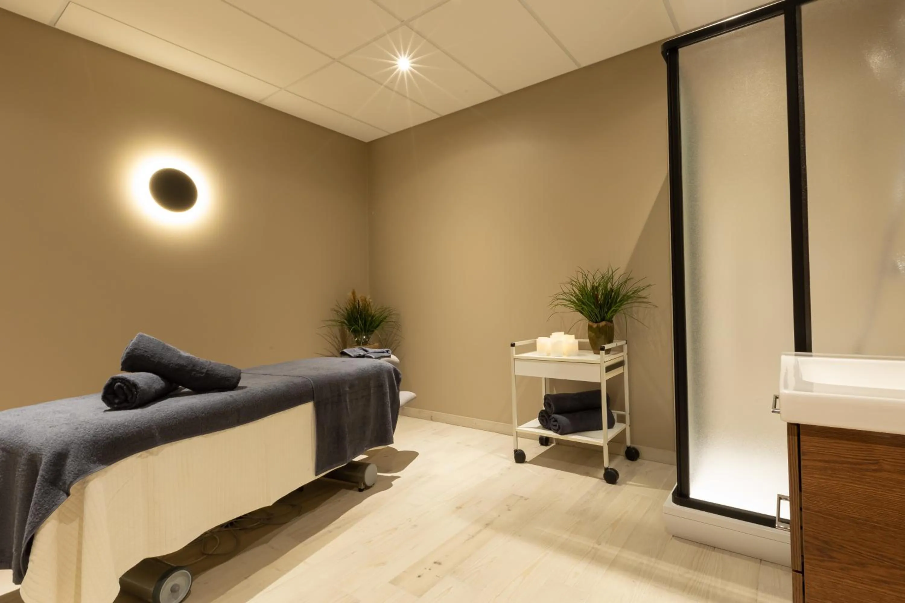 Massage, Bed in Ö Seaside Suites & SPA