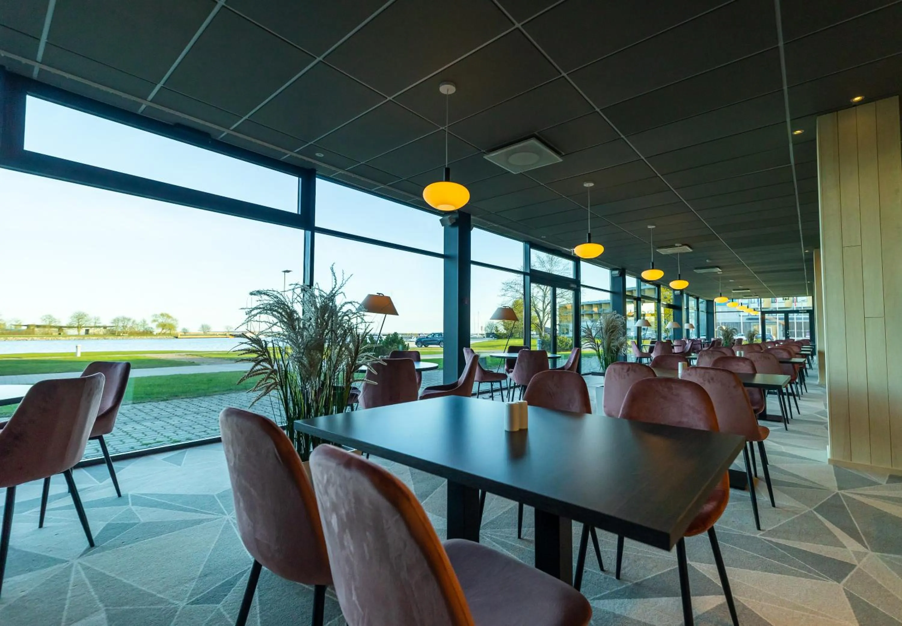 Restaurant/places to eat in Ö Seaside Suites & SPA