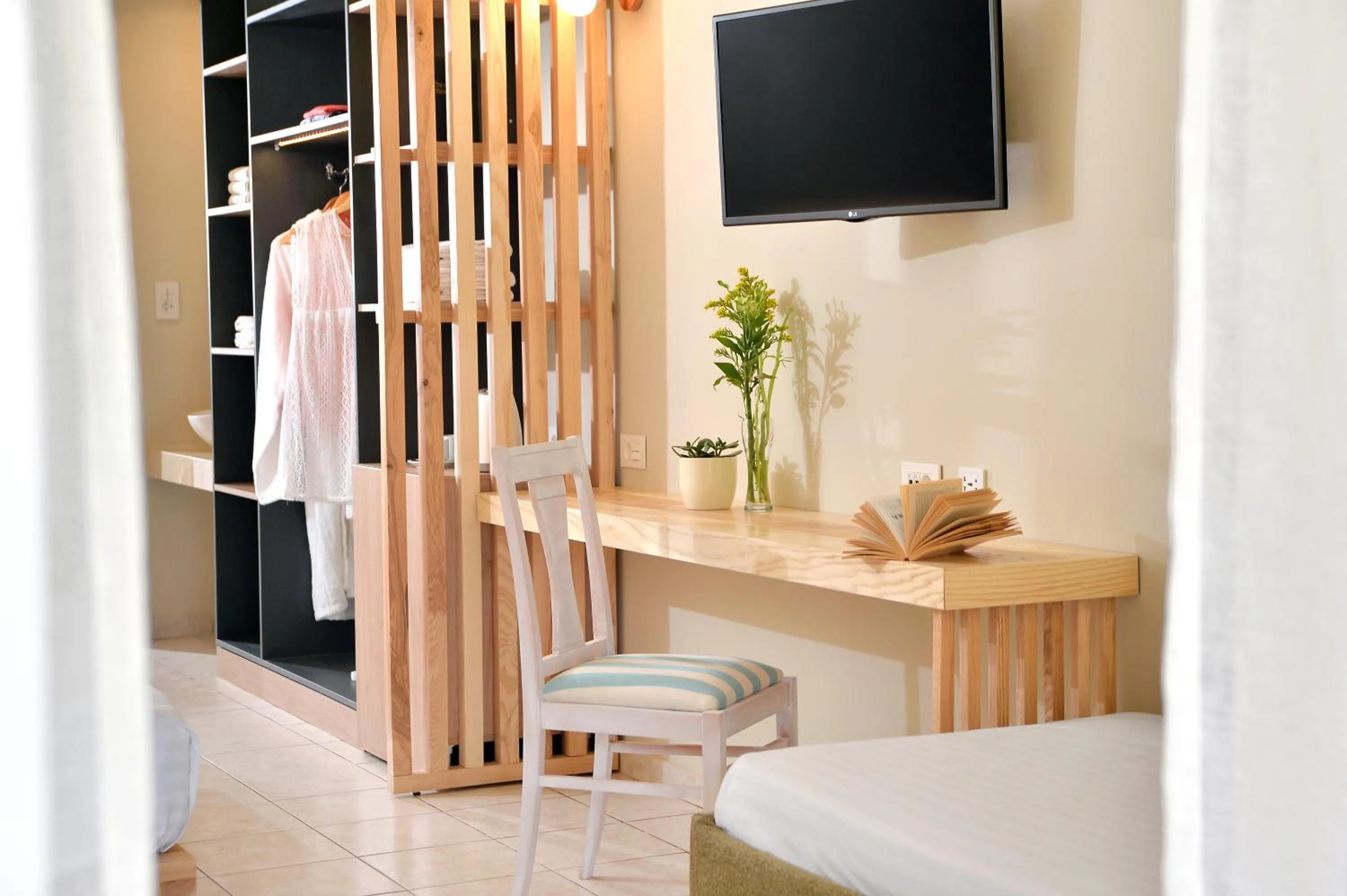 TV and multimedia in Alykanas Beach Grand Hotel by Zante Plaza