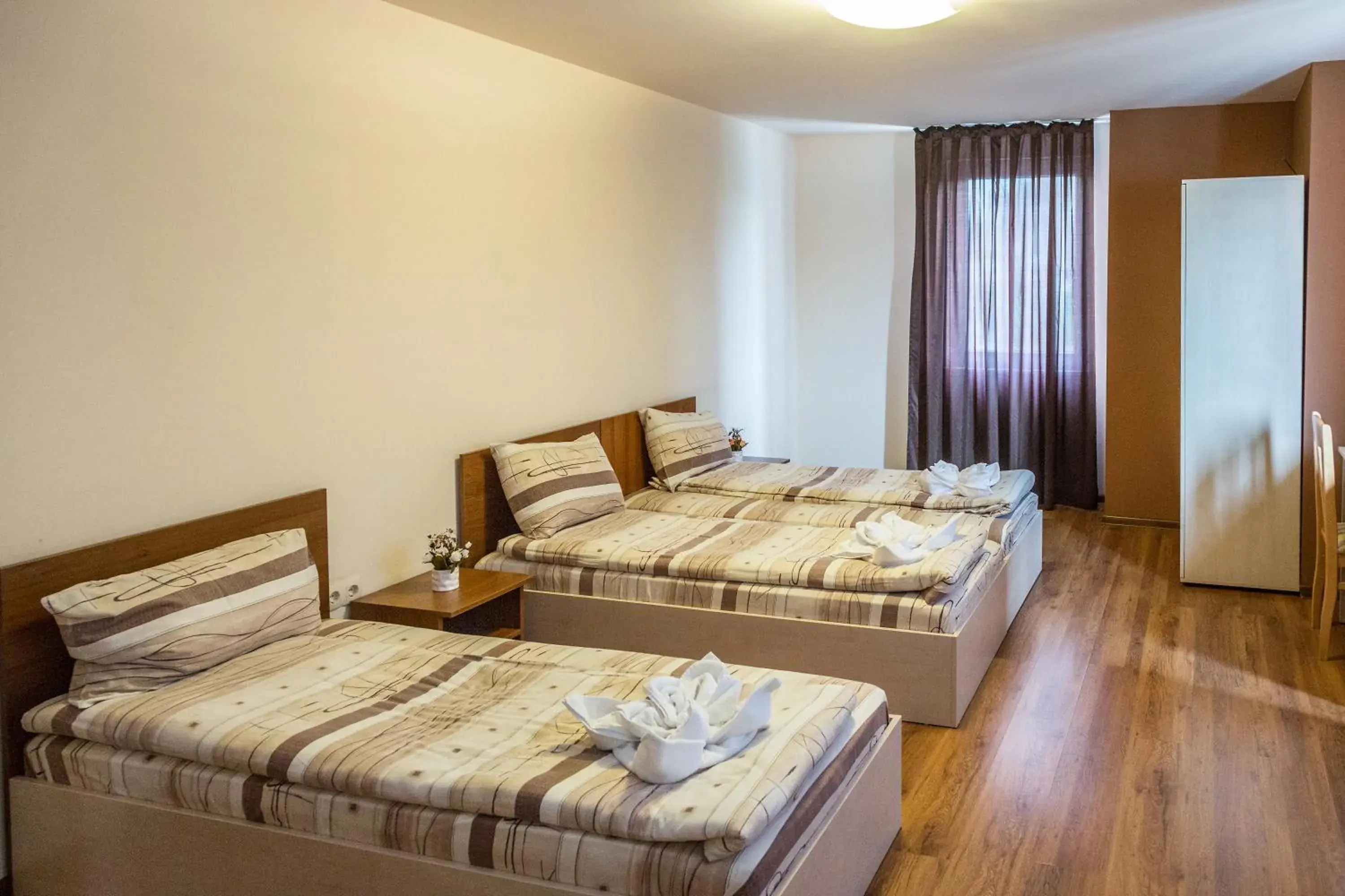 Comfort Triple Room in Hotel West Comfort Triple Room in Hotel West