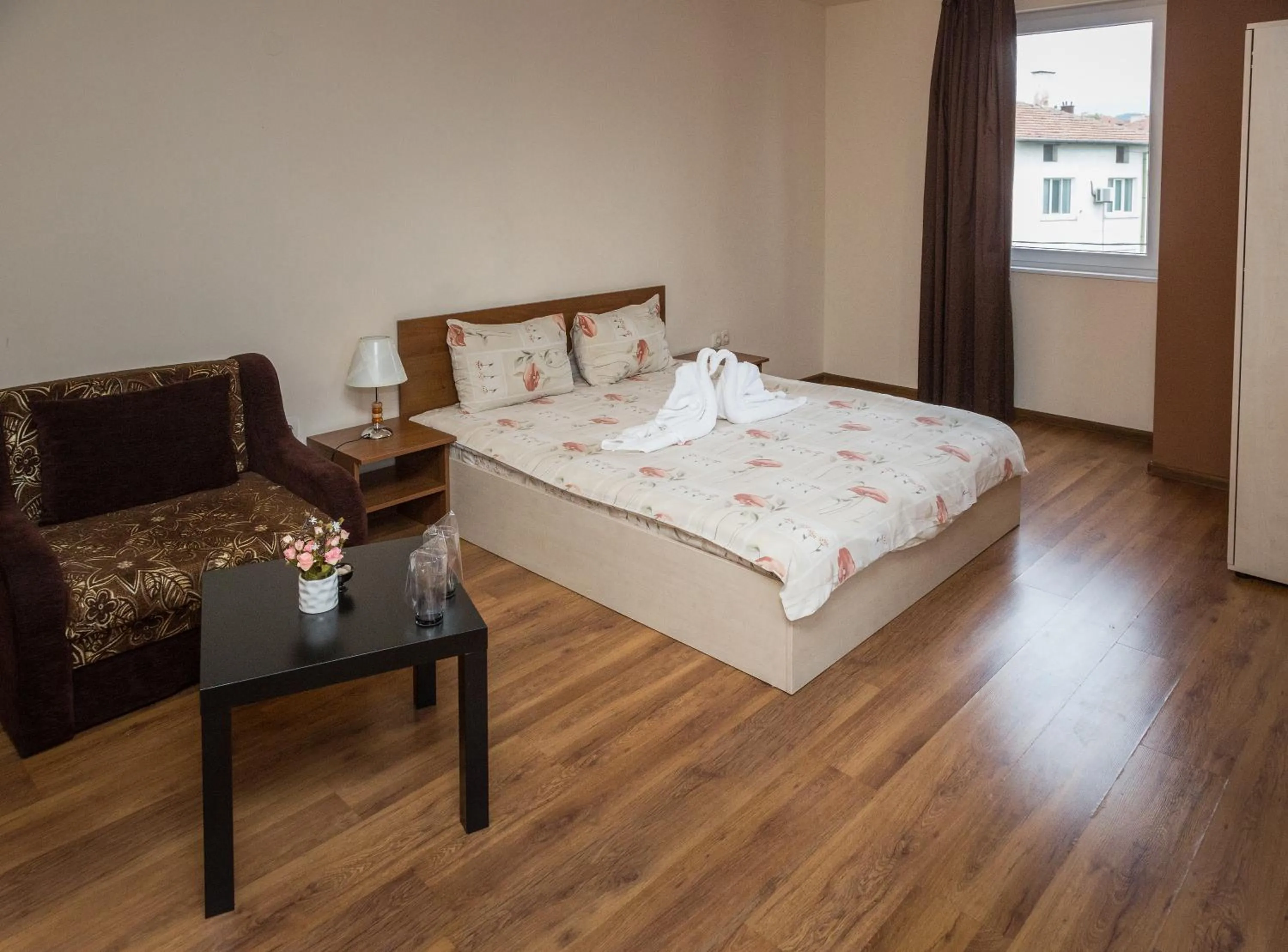 Hotel West