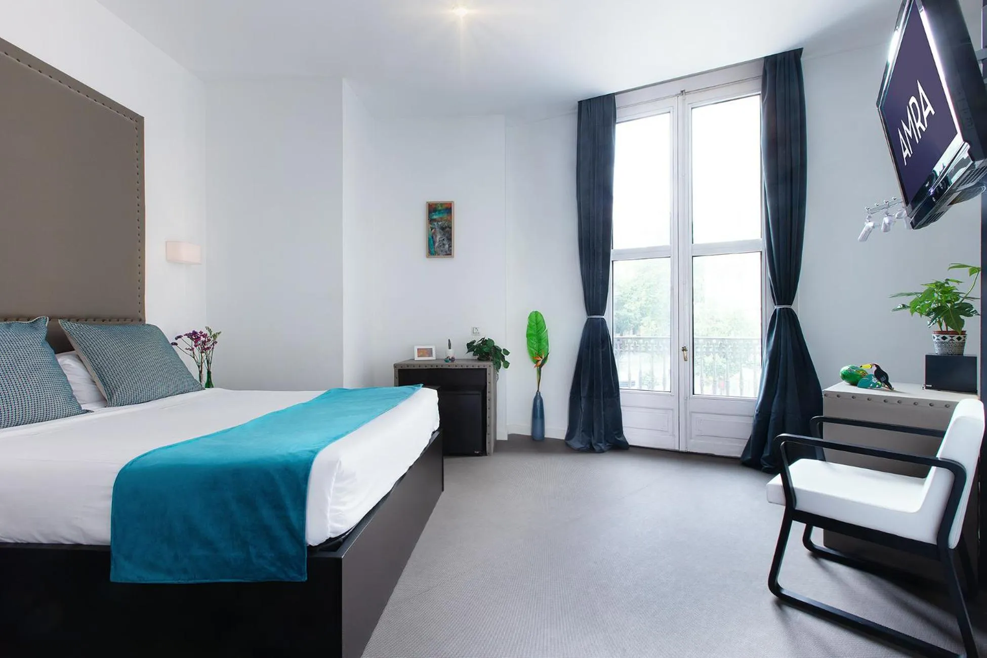 Bed in Amra Barcelona Caspe