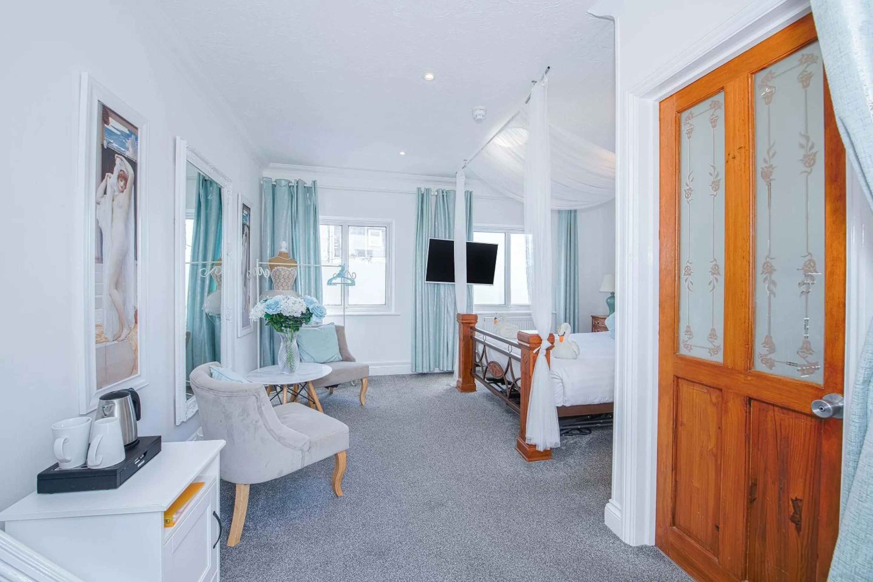 Bedroom in OYO Pier Hotel