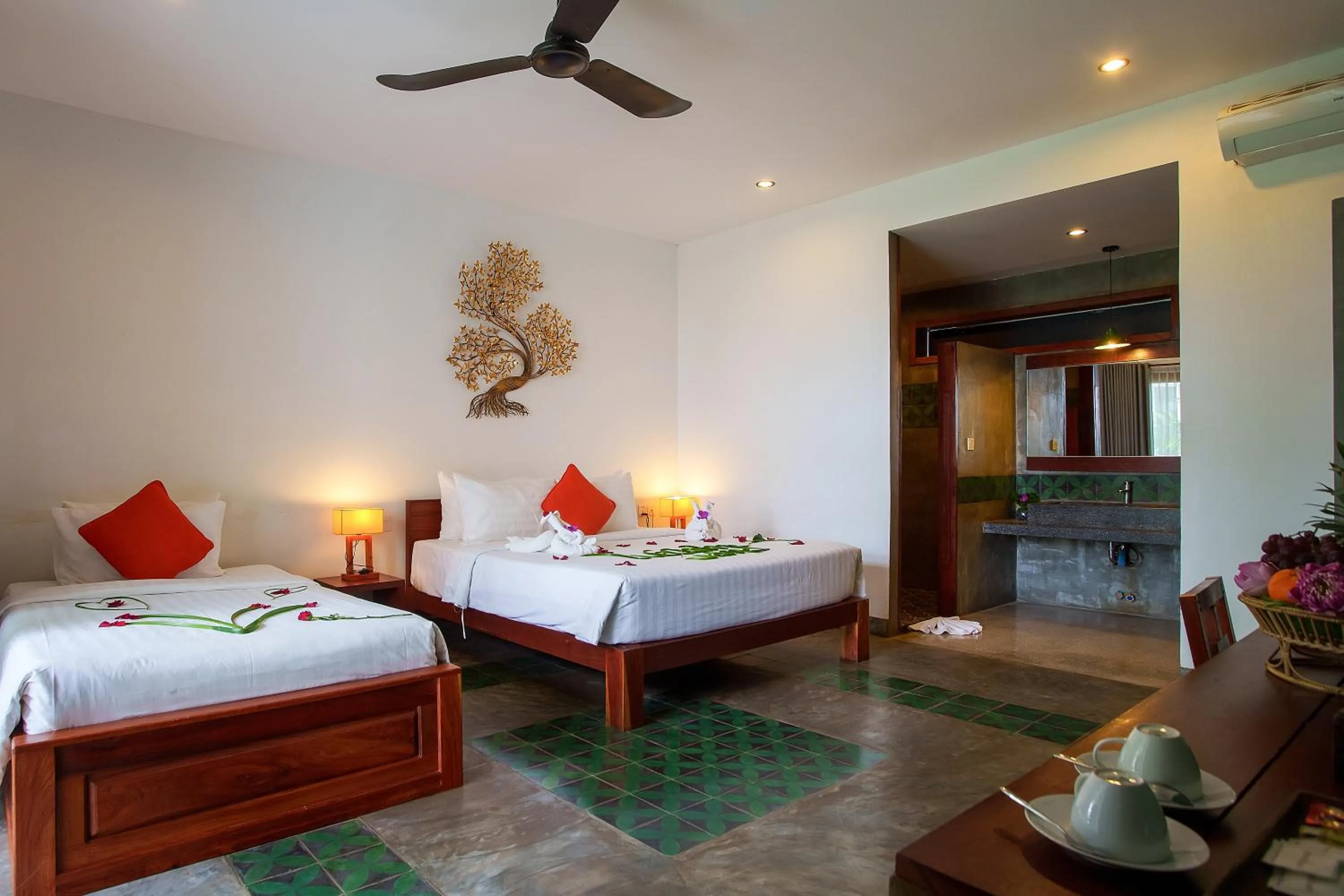 Bathroom, Bed in SAKABAN Suite