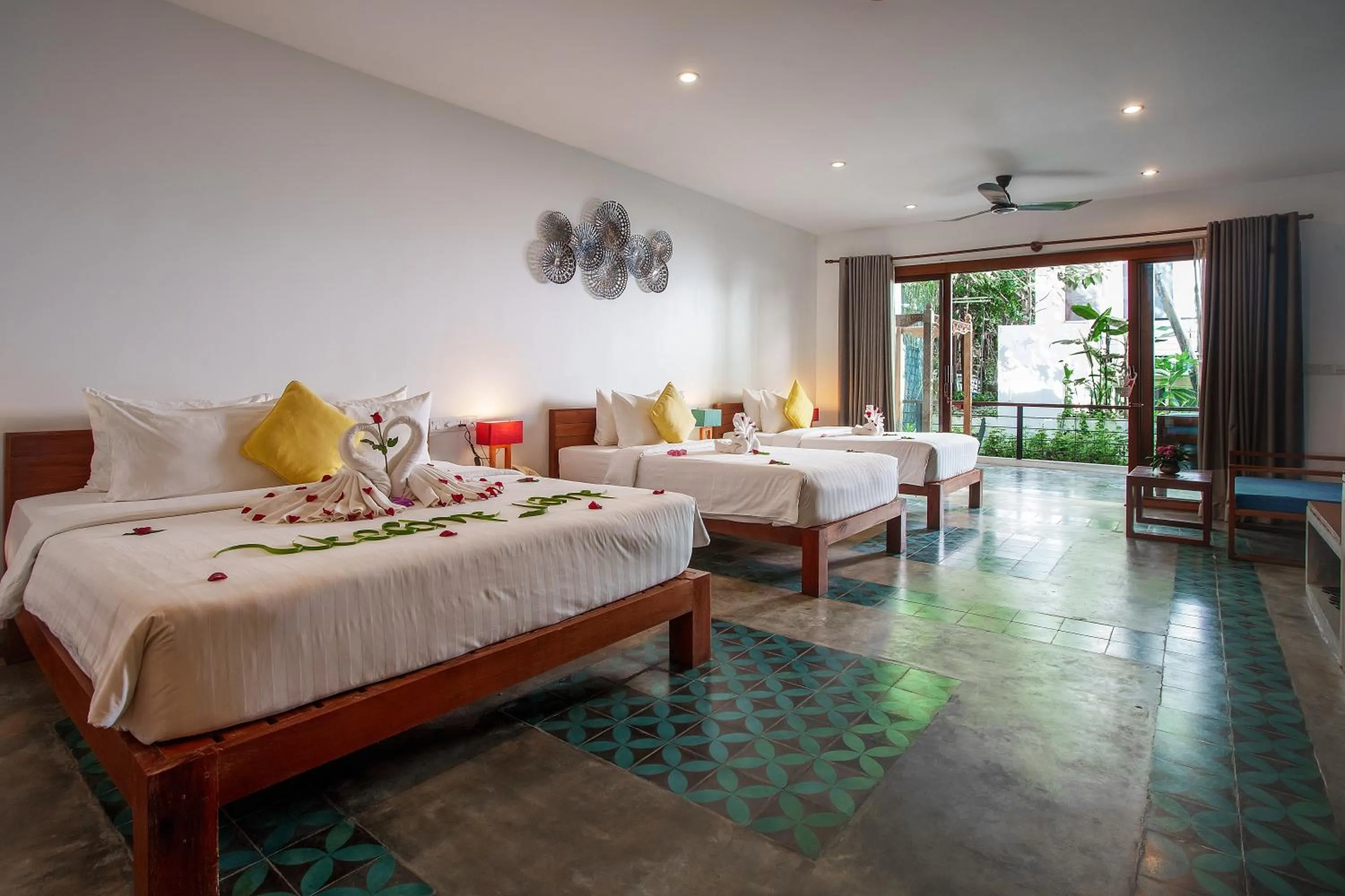 Garden view, Bed in SAKABAN Suite