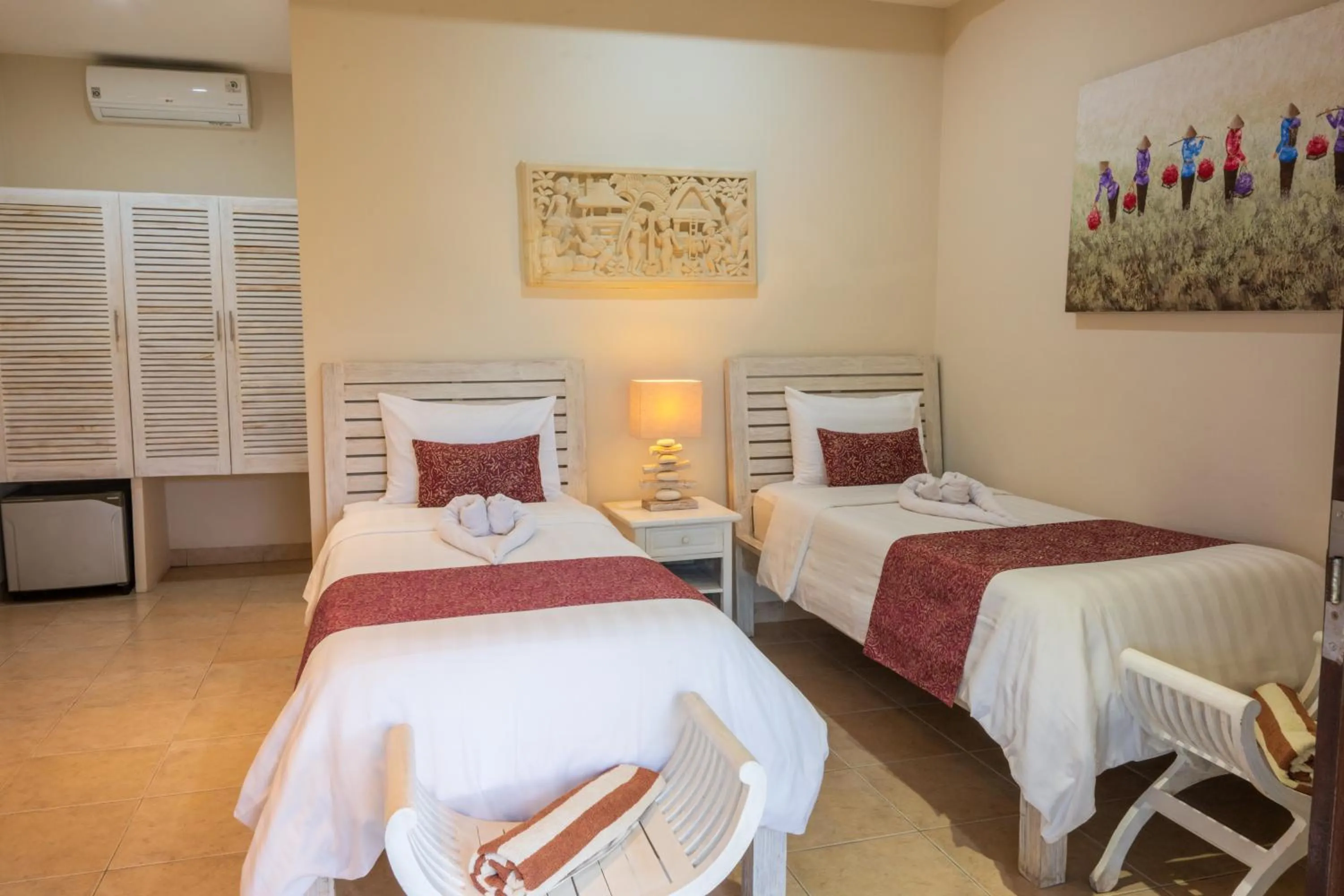 Bed in Kubu Indah Dive & Spa Resort