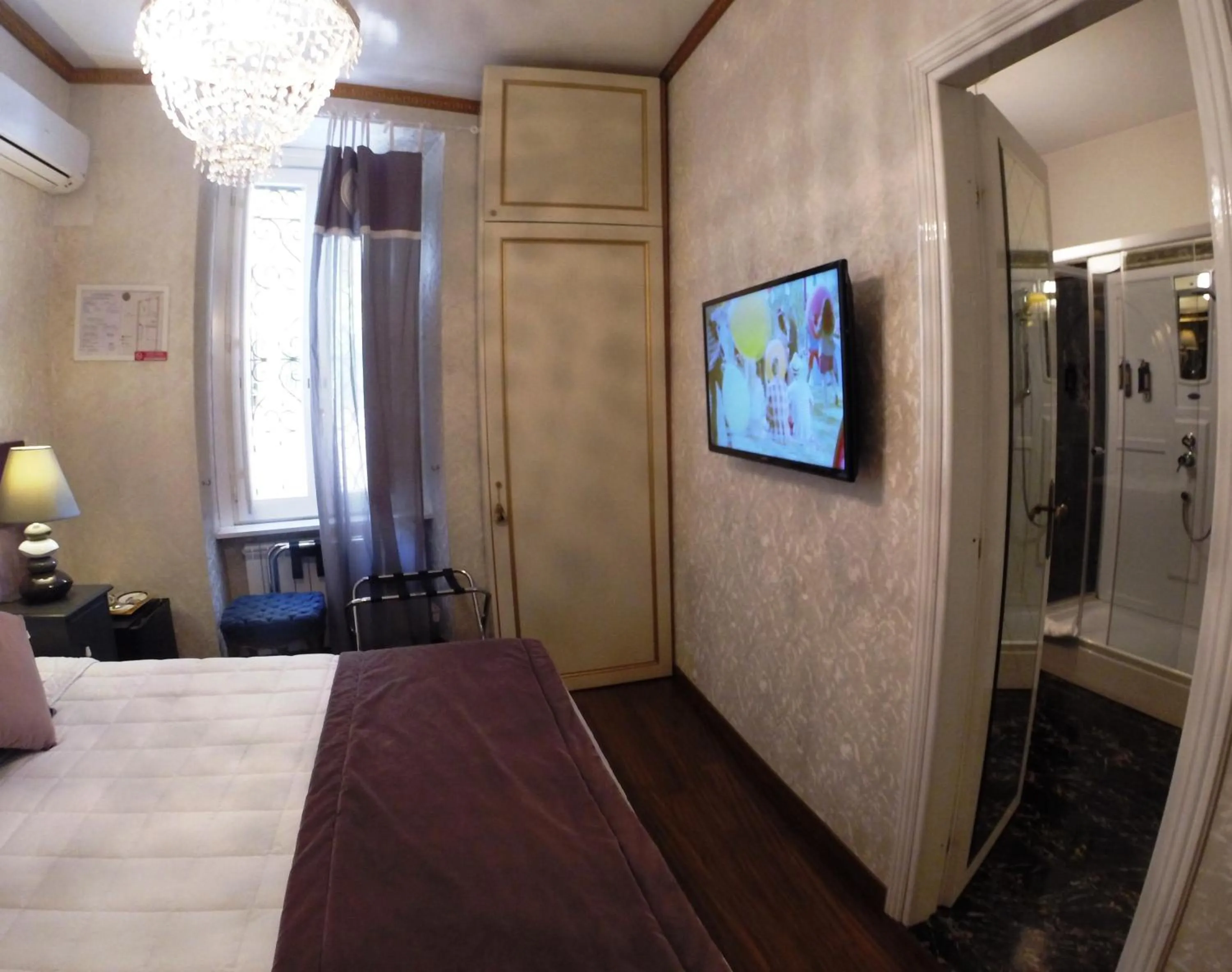 Bedroom, Bed in Di Rienzo Pantheon Palace