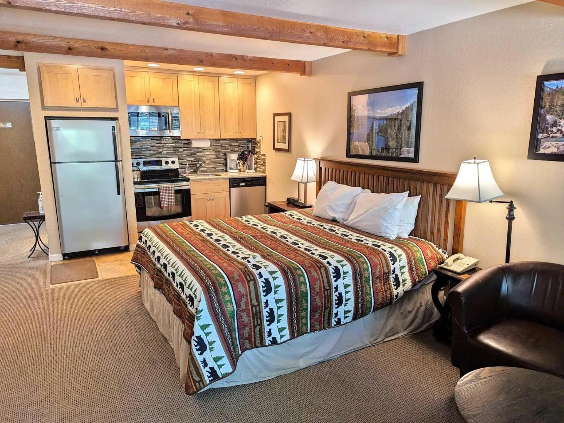 Bed in Lakeland Village #105