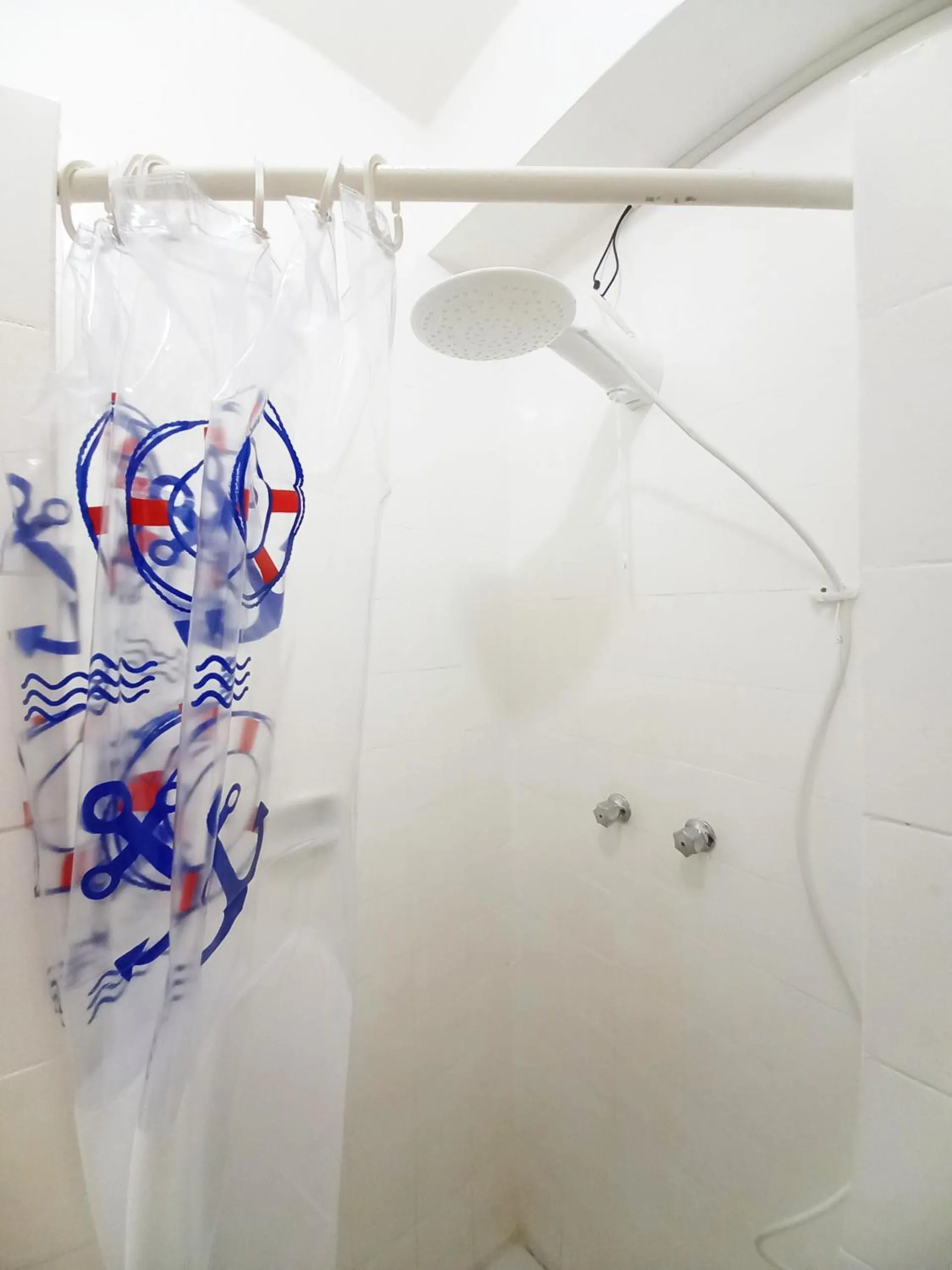 Espaçoso apto na Praia de Copacabana TC1010