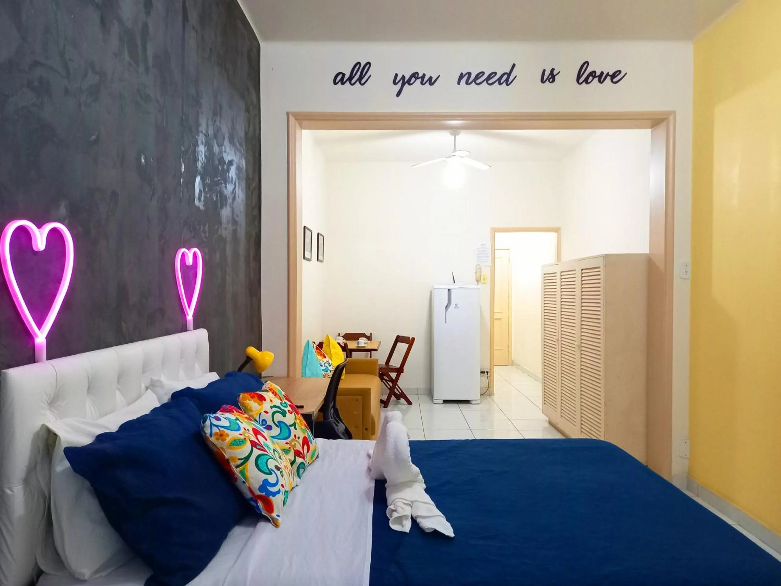 Bed in Espaçoso apto na Praia de Copacabana TC1010