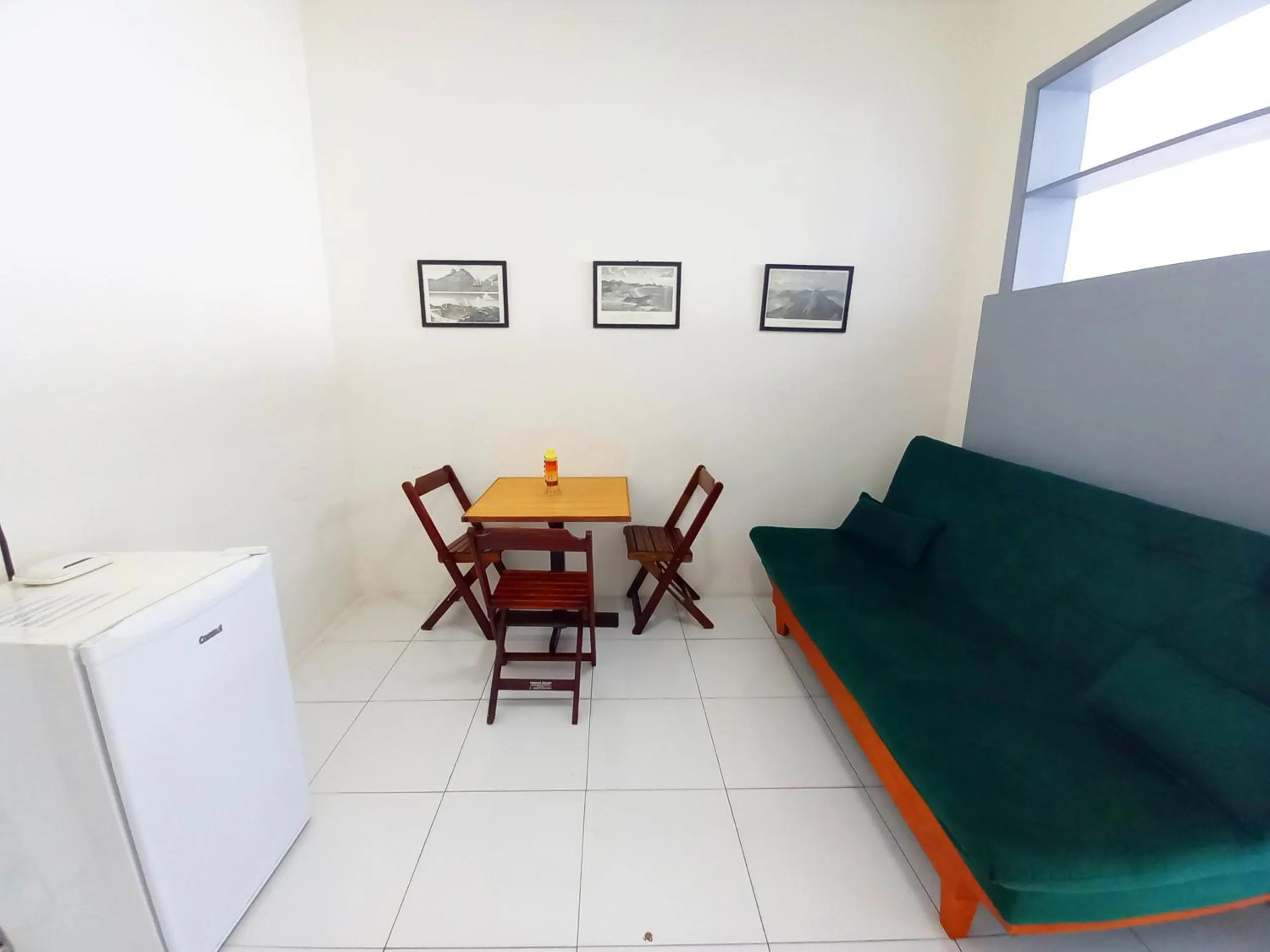 Studio com Janela para o Mar TC1203