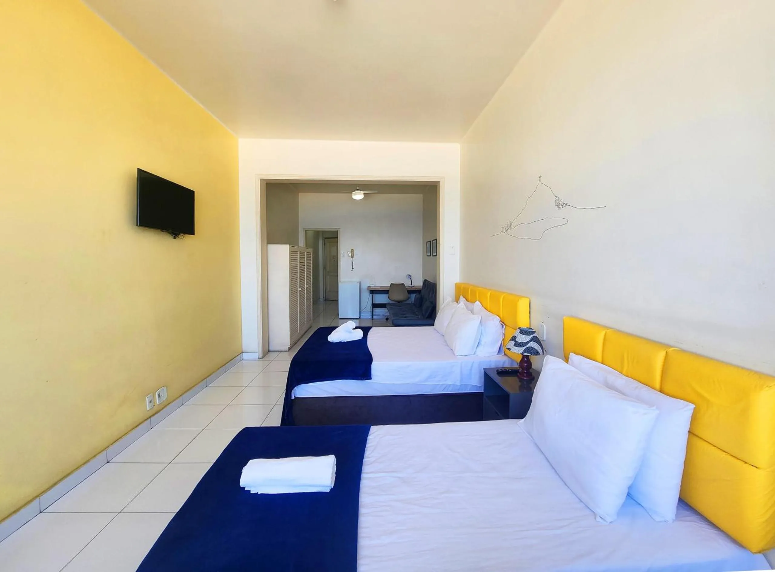 Bed in Charmoso Studio na Areia de Copacabana TC801